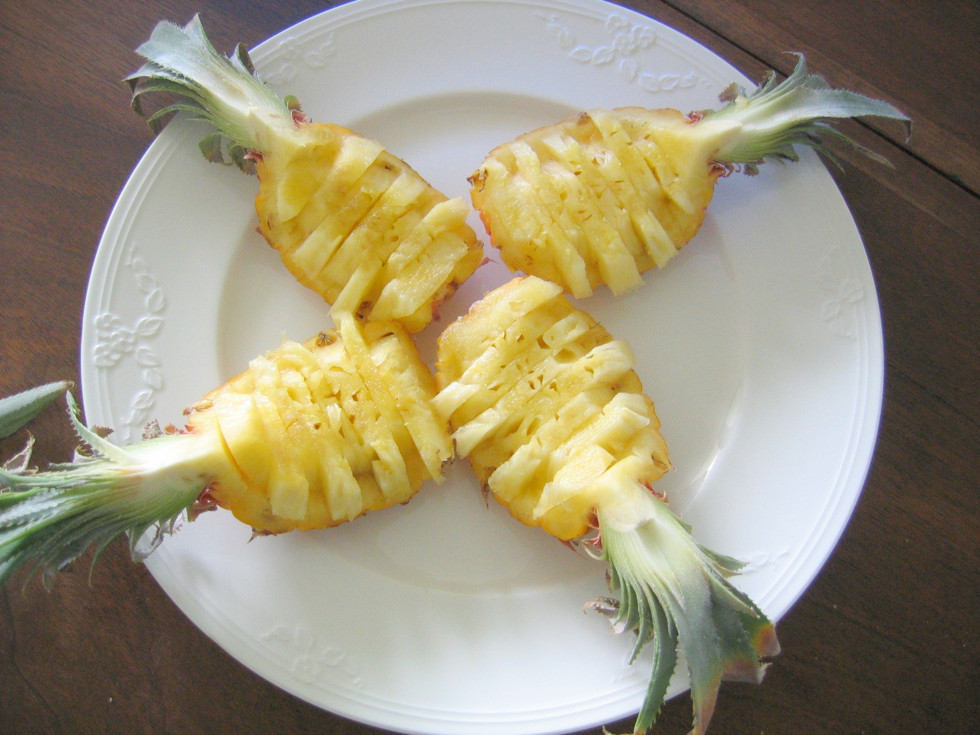 Baby-Ananas als Nachspeise