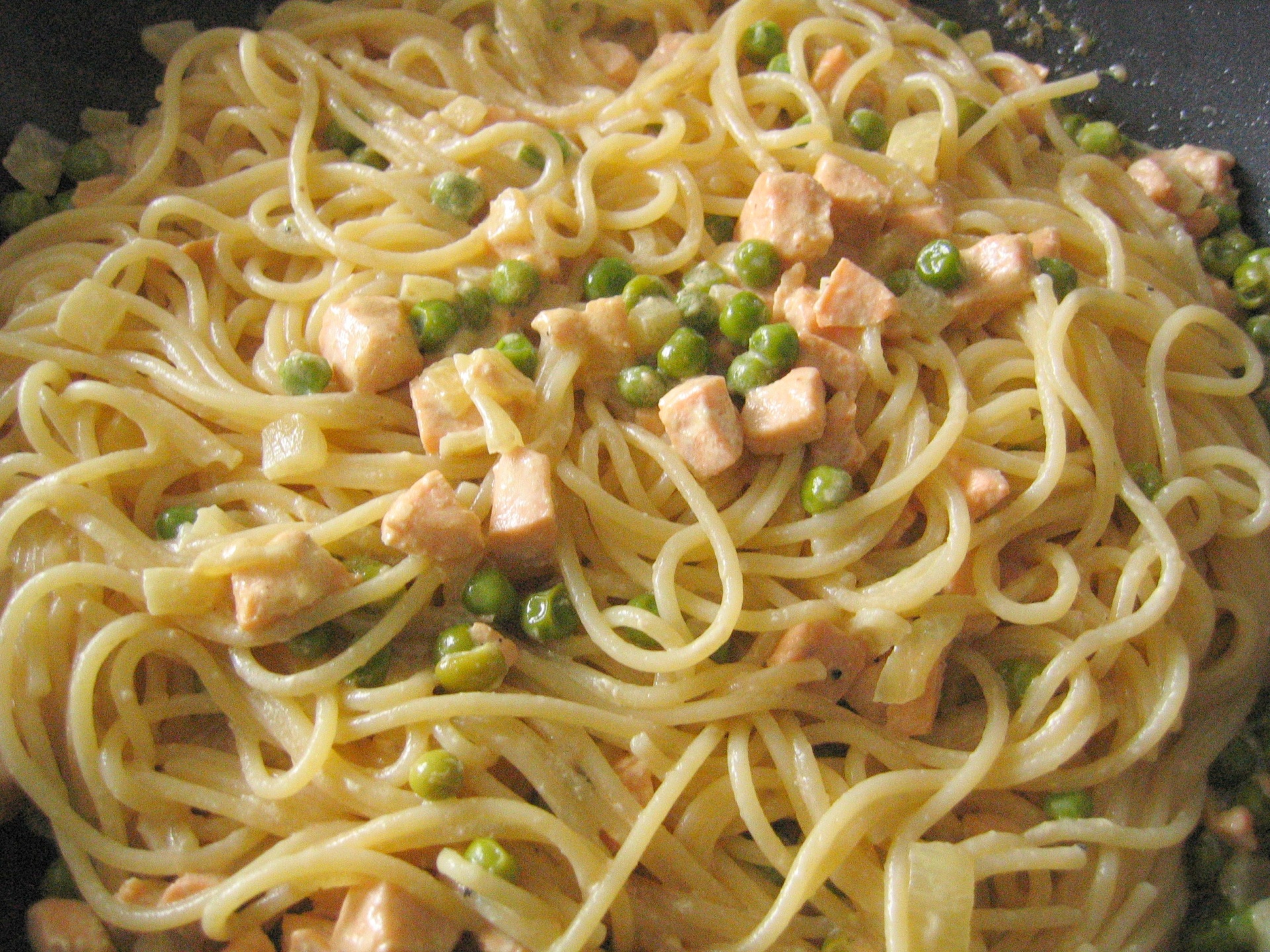 Spaghetti mit Lachs
