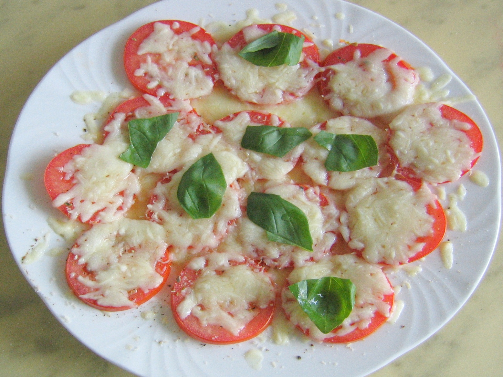 Tomaten mit berbackenem Mozzarella