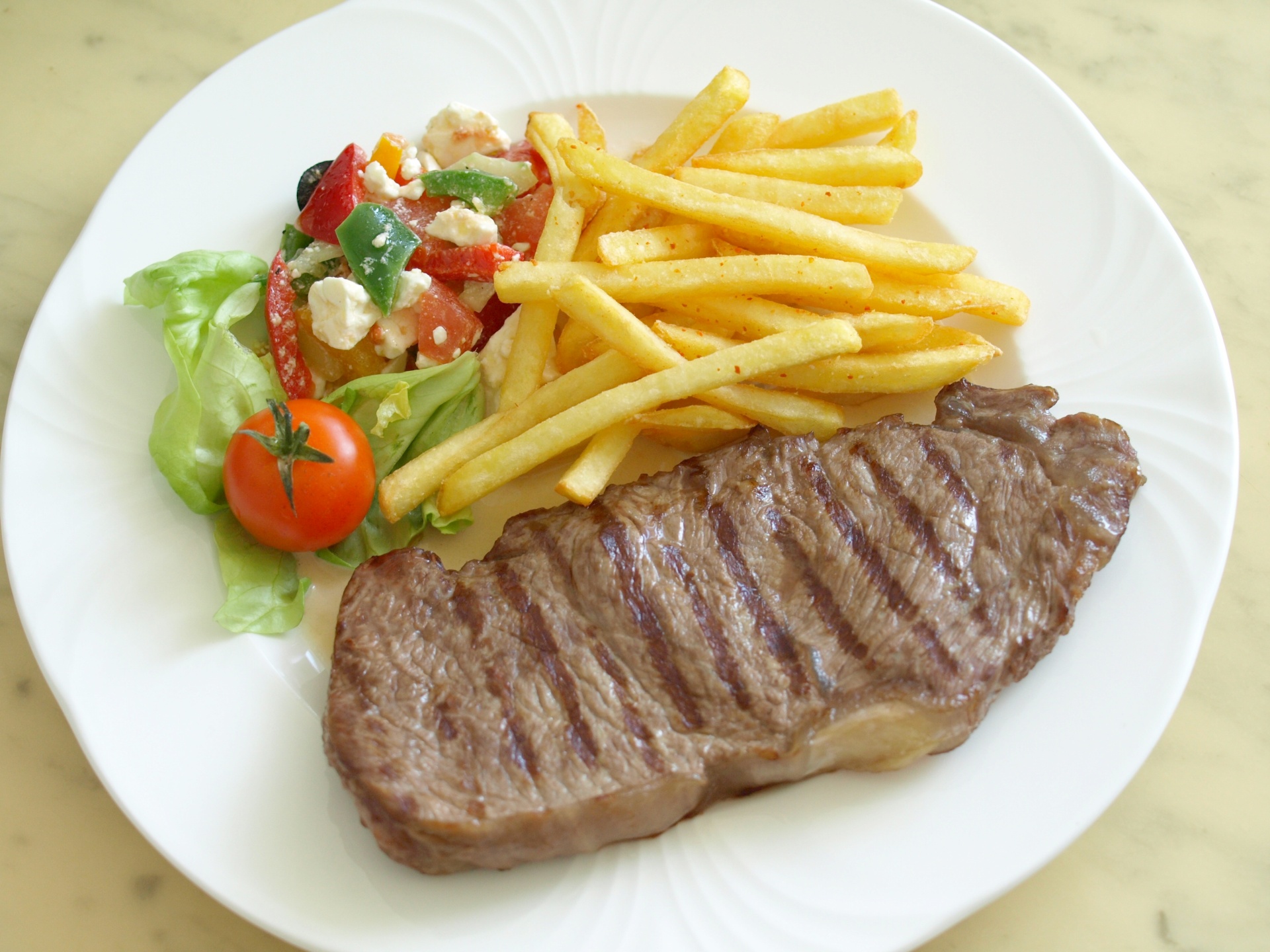 Steak mit Roquefort-Sauce