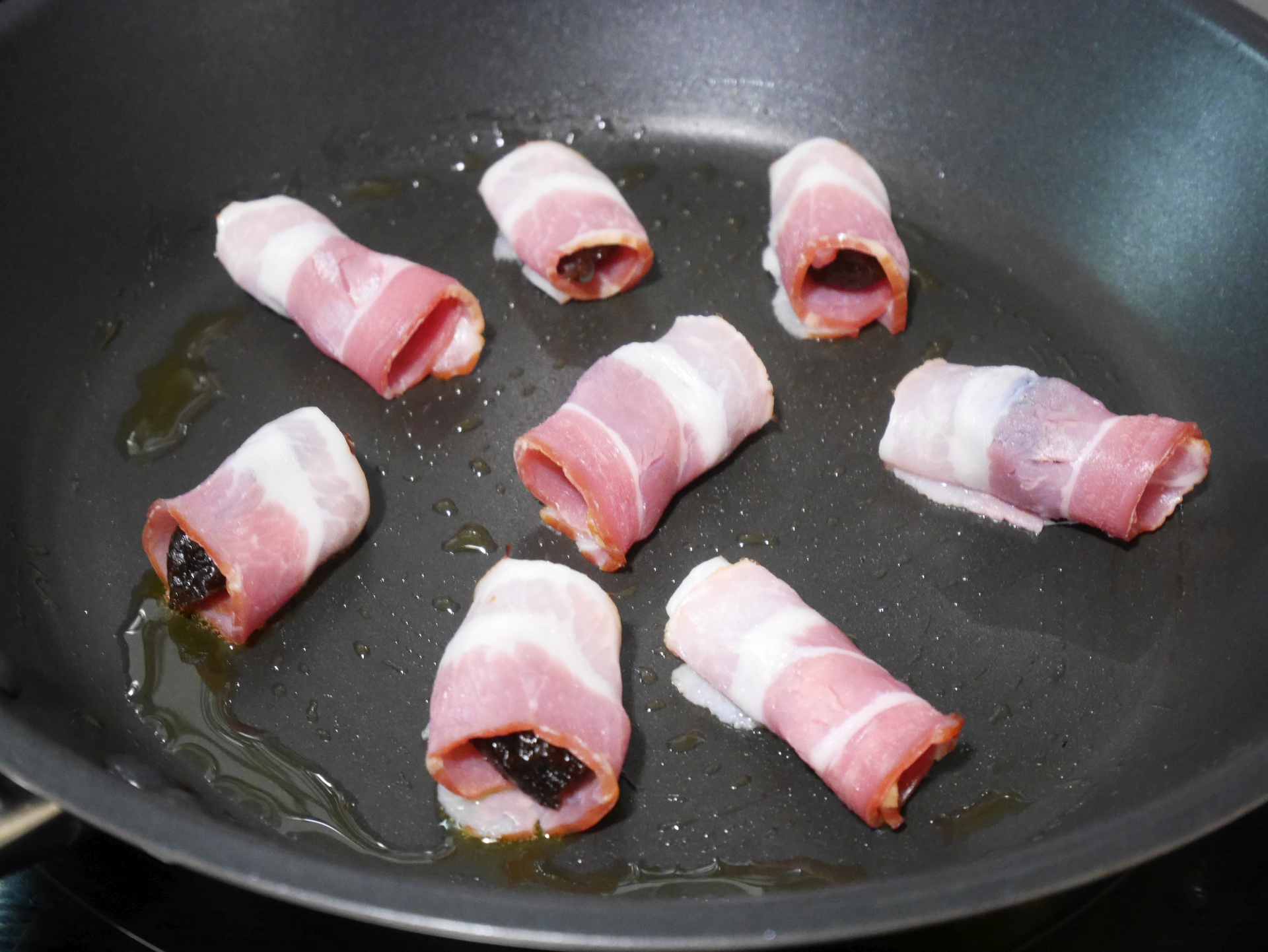 Trockenpflaumen mit Bacon
