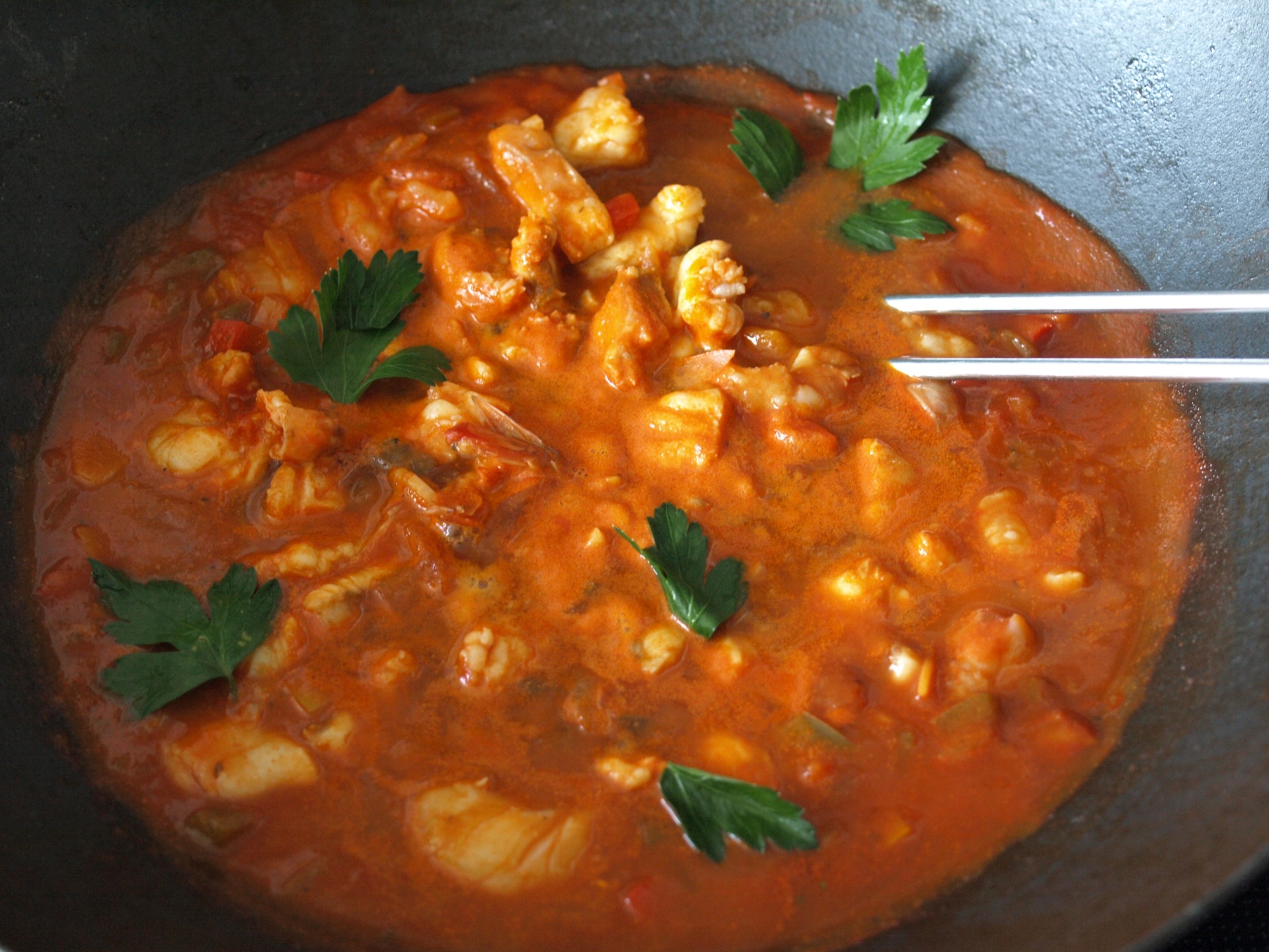 Jambalaya mit Seeteufel und Garnelen