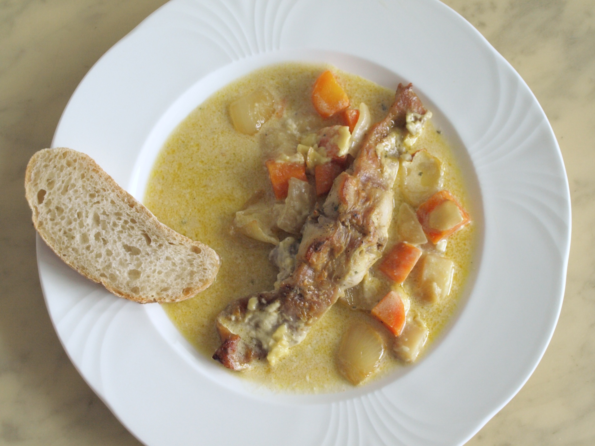 Kaninchen mit Senfsauce
