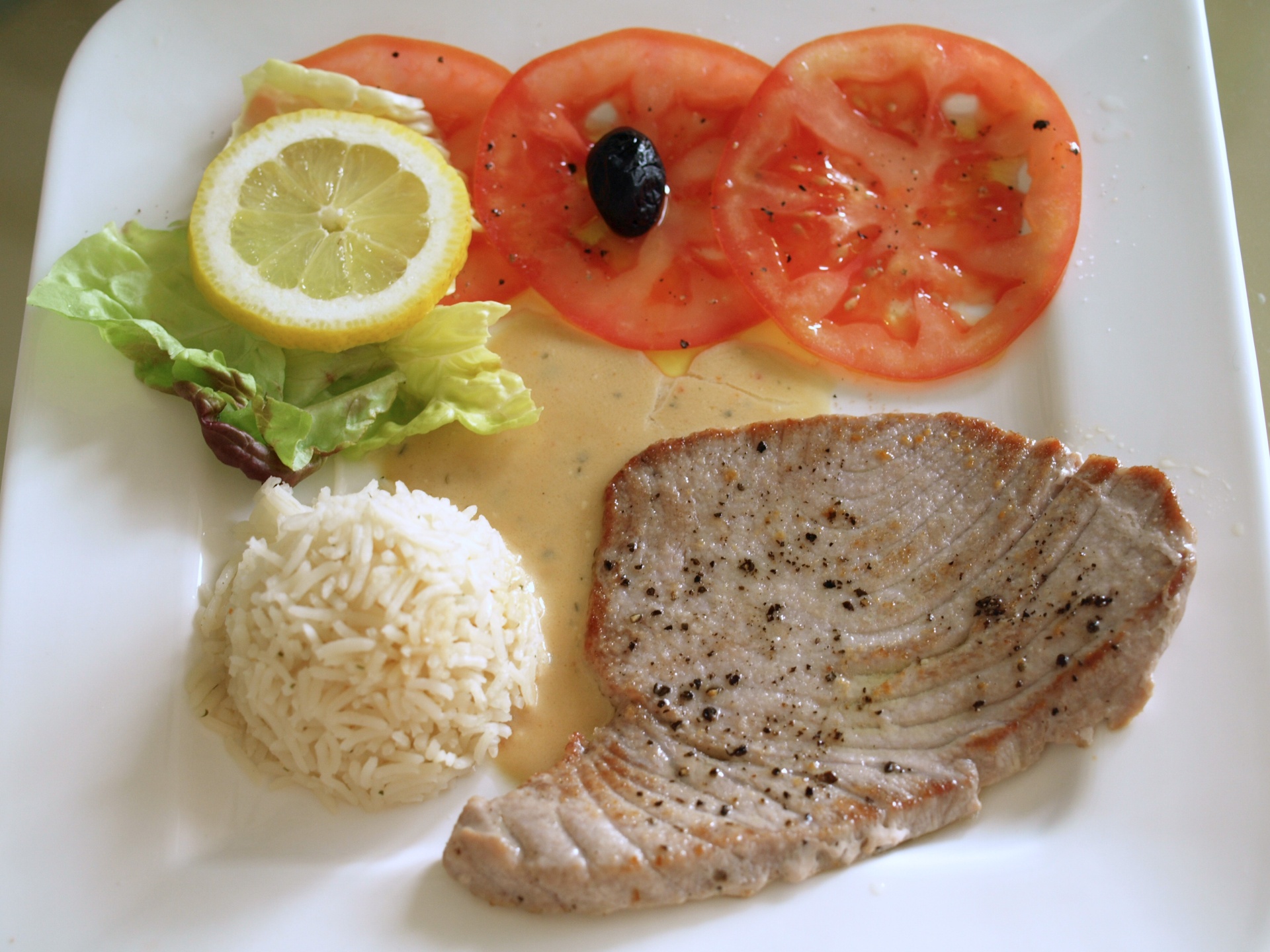 Thunfisch mit Sauce