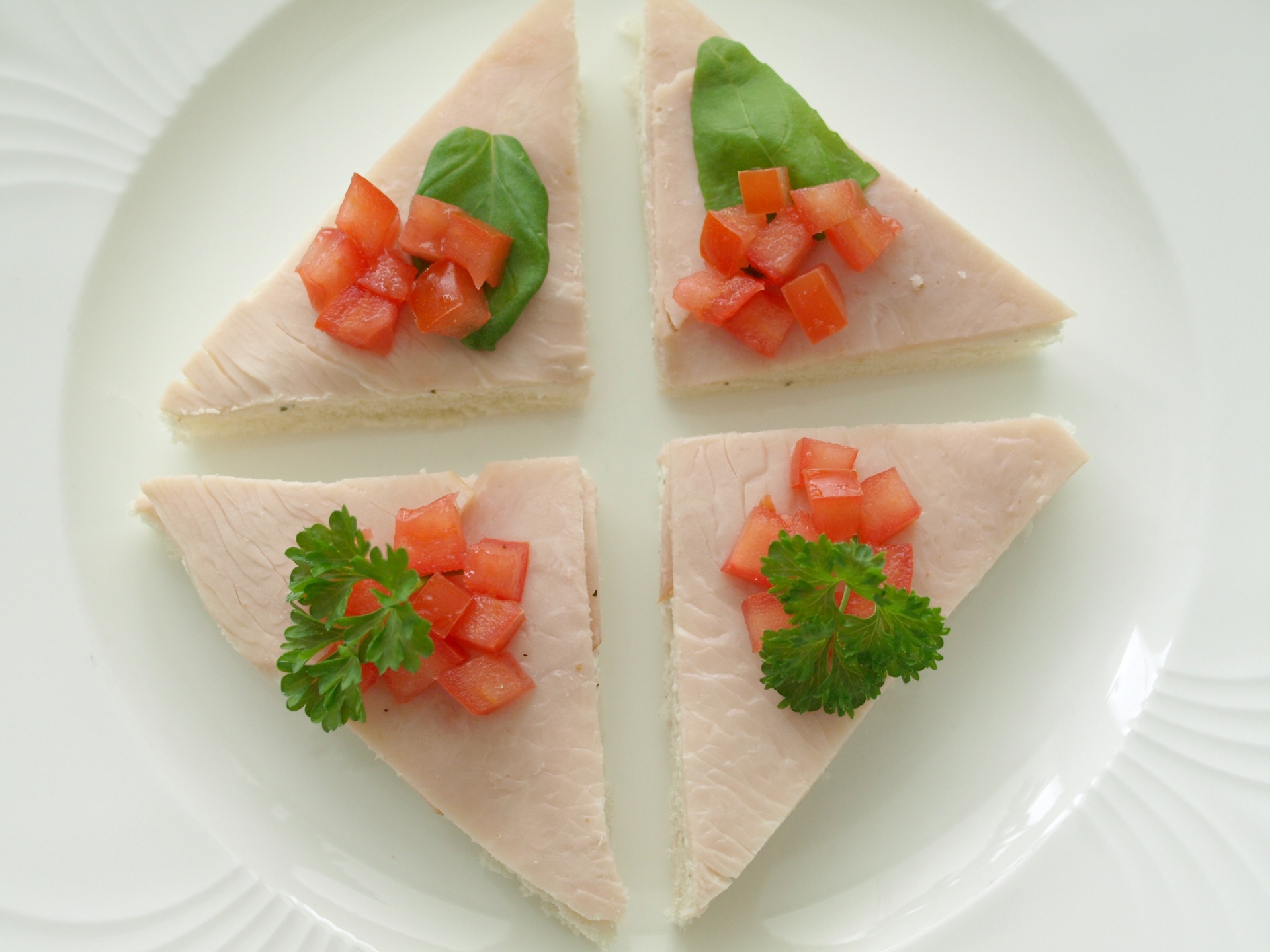 Canaps mit Putenbrust und Remoulade