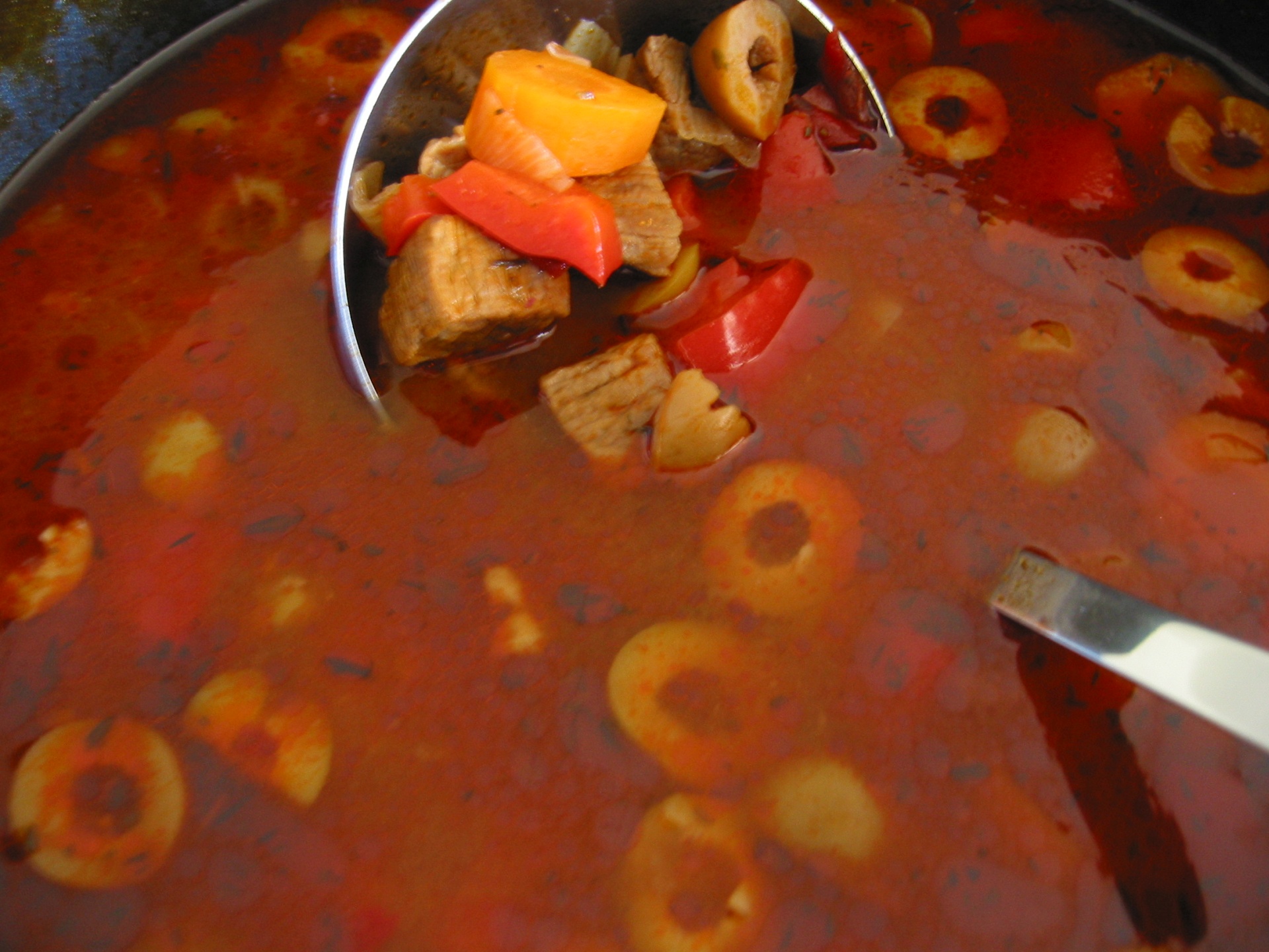 Gulaschsuppe rustikal