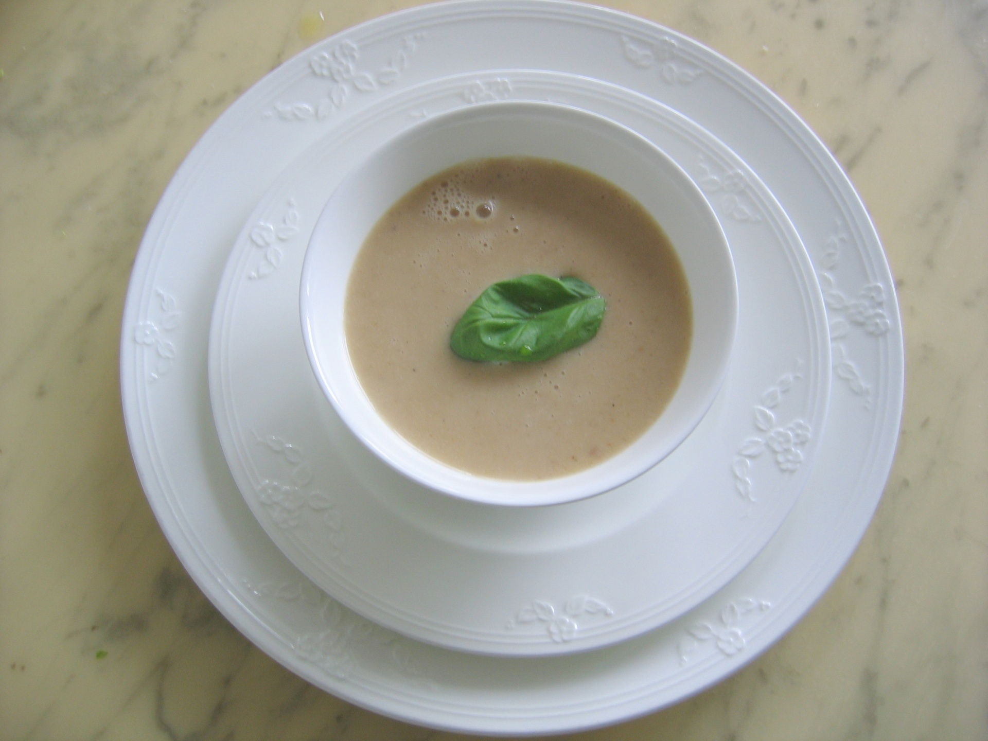 Kartoffelrahmsuppe mit Steinpilzen