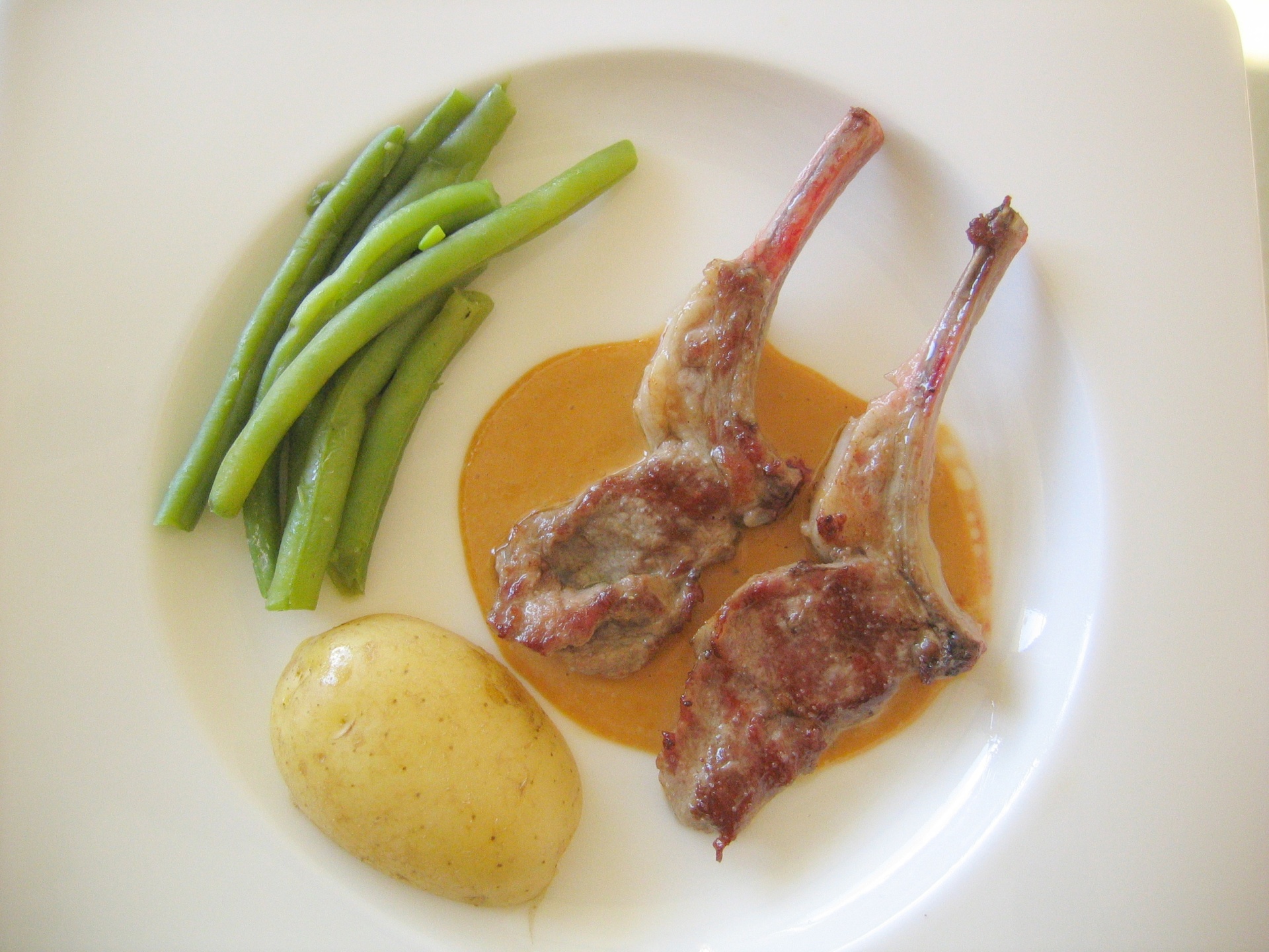 Lammkoteletts mit Butterbohnen