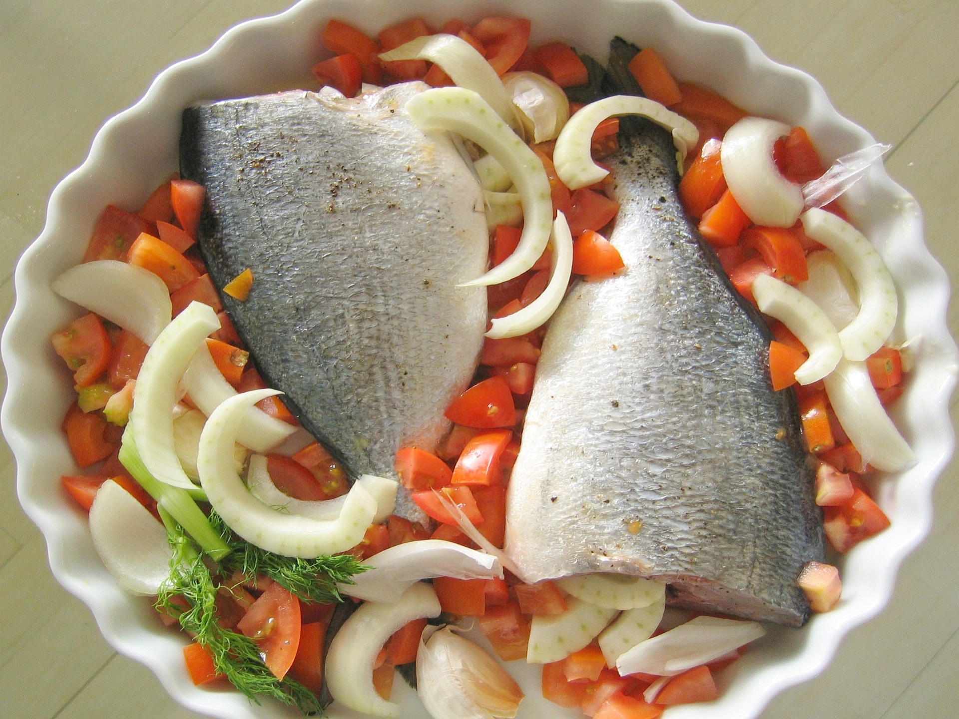 Goldbrasse auf provenzalische Art