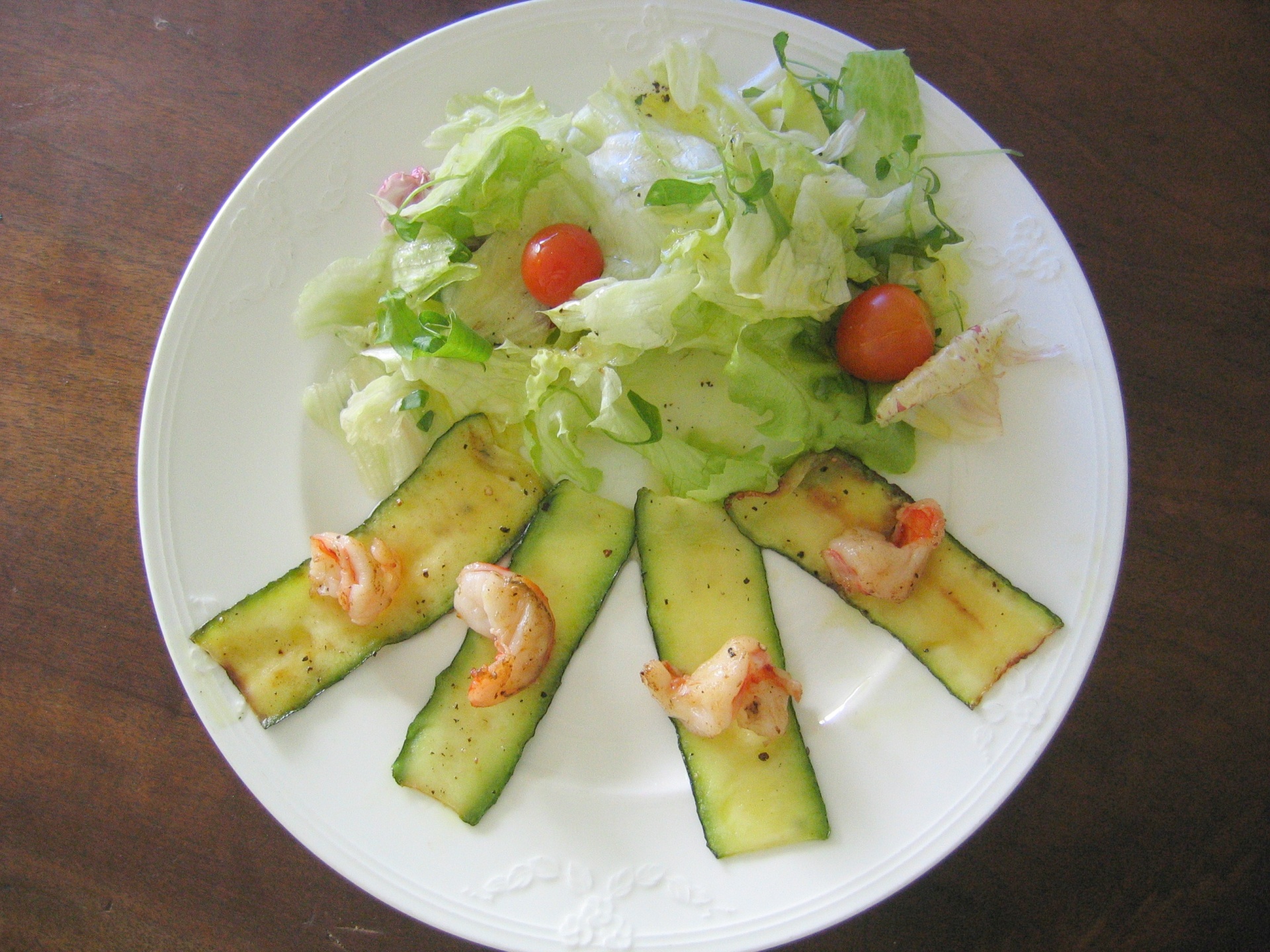 Garnelen auf Zucchini