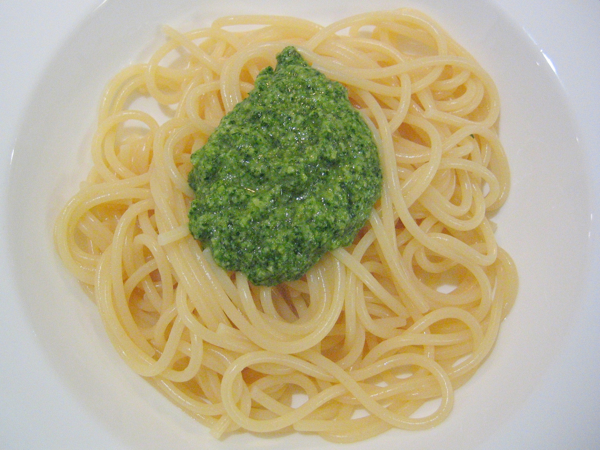 Spaghetti mit Pesto