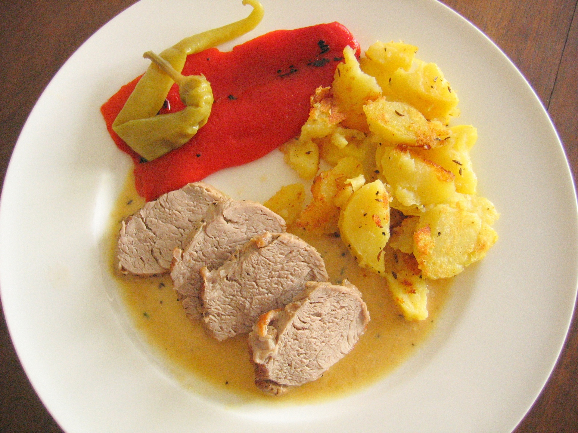 Schweinefilet mit Kmmelkartoffeln