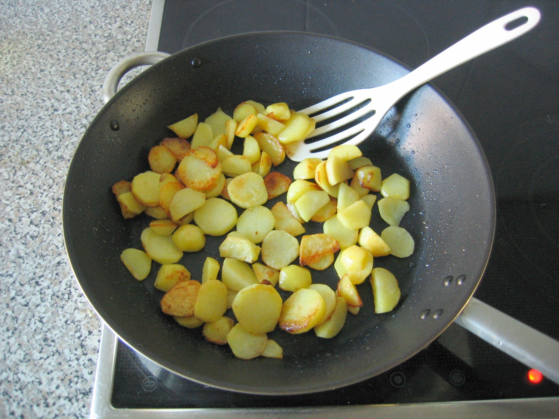 Bratkartoffeln aus rohen Kartoffeln