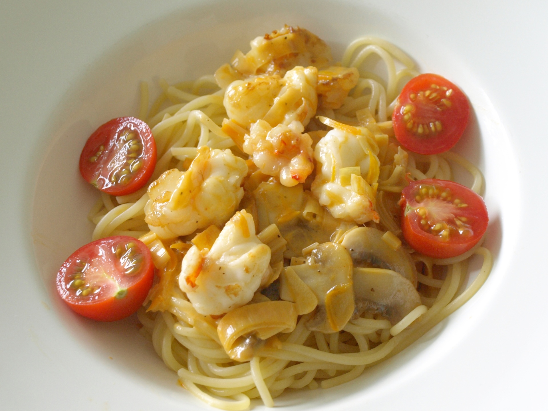 Spaghetti mit Riesengarnelen und Champignons