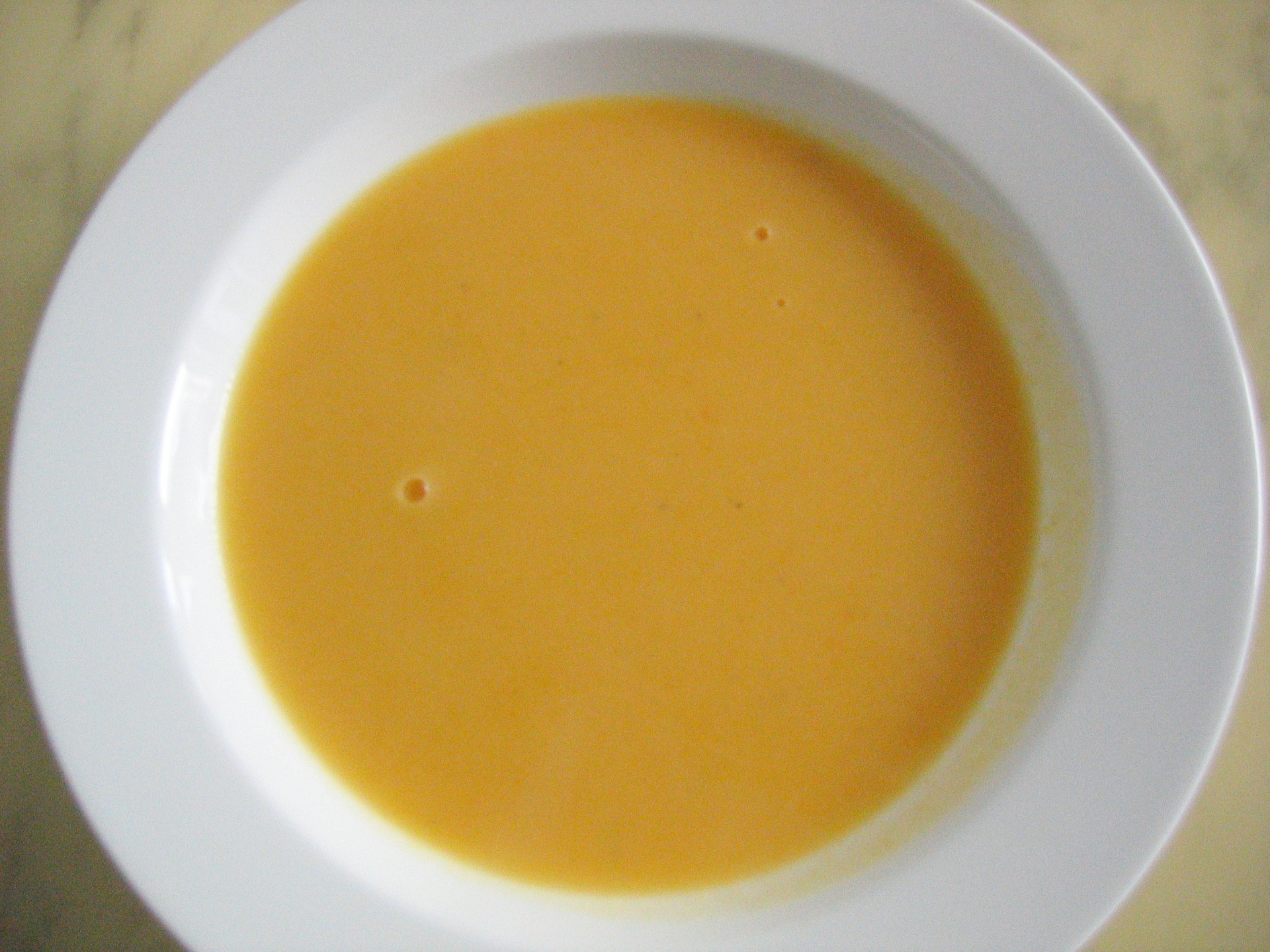 Kartoffelsuppe mit Sellerie und Karotte
