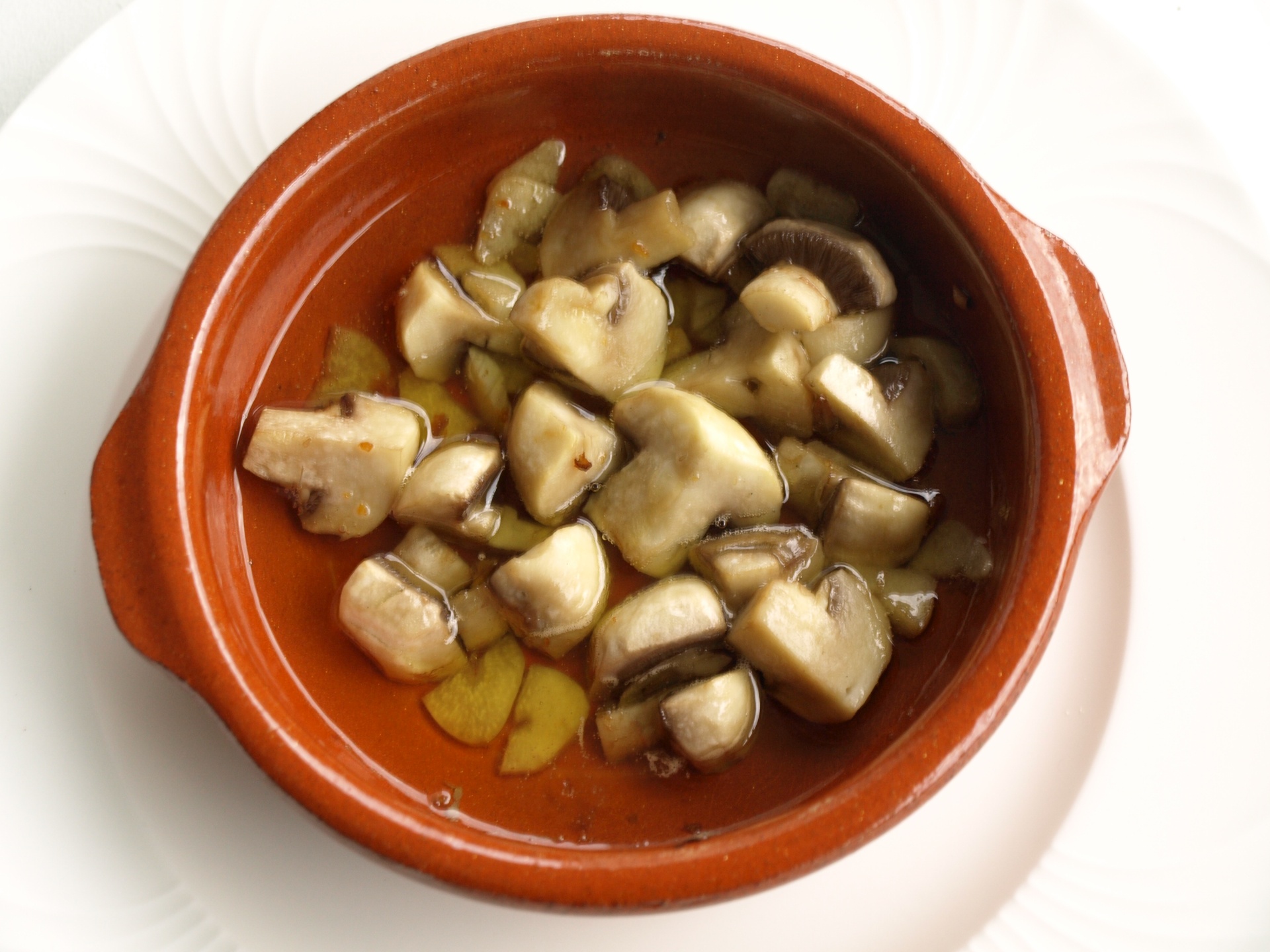 Champignons in Knoblauchl