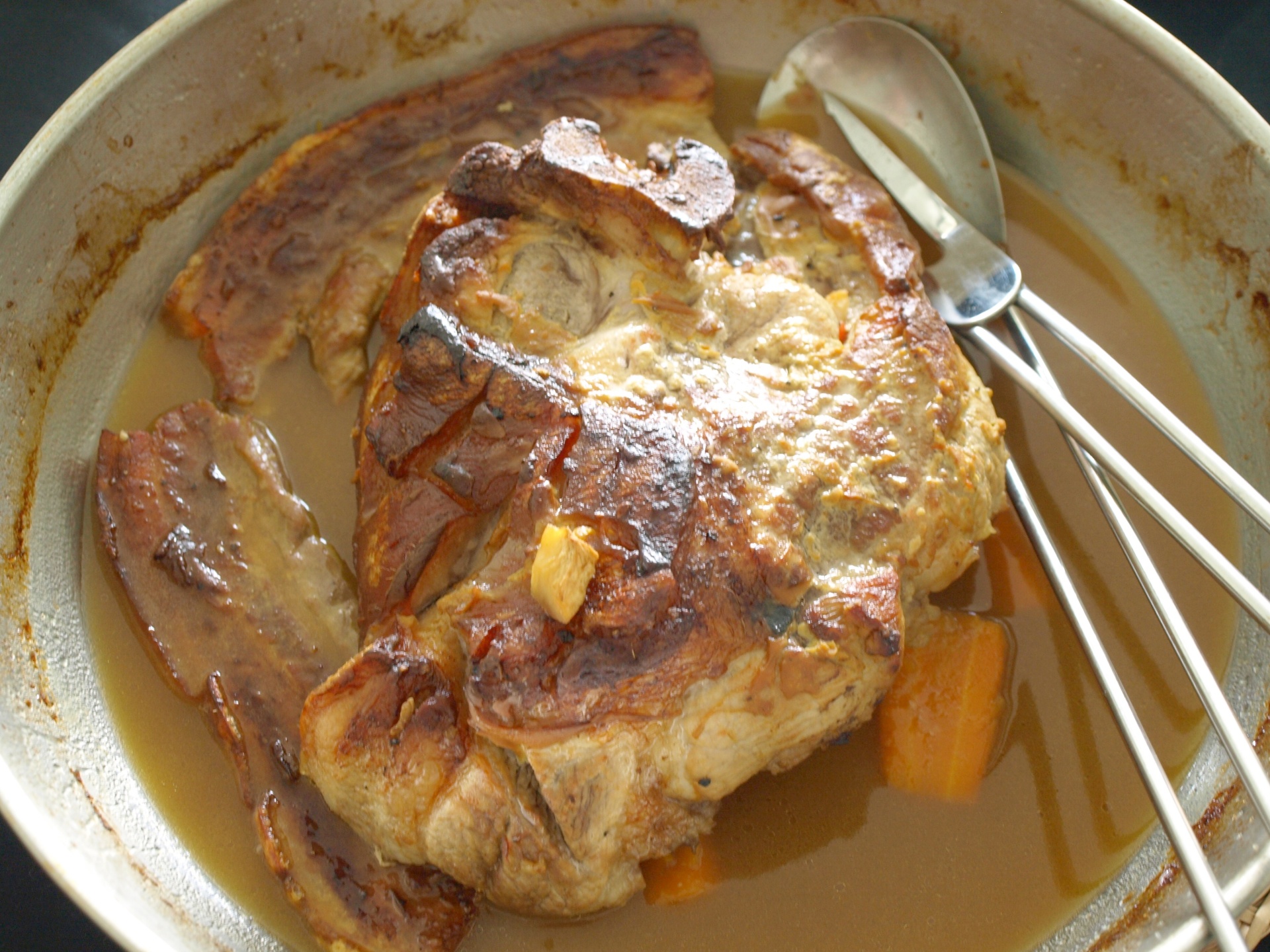 Schweinebraten mit Dunkelbiersauce
