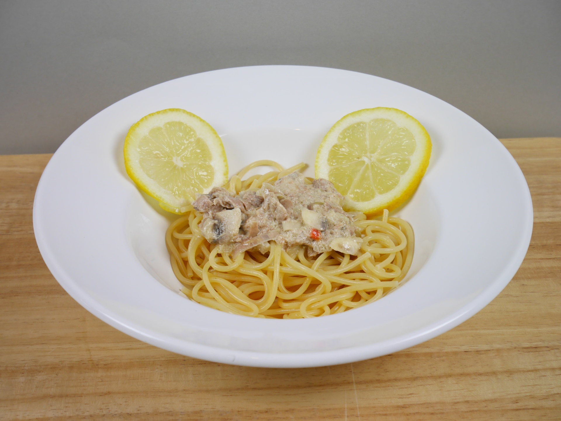Spaghetti mit Thunfischsauce