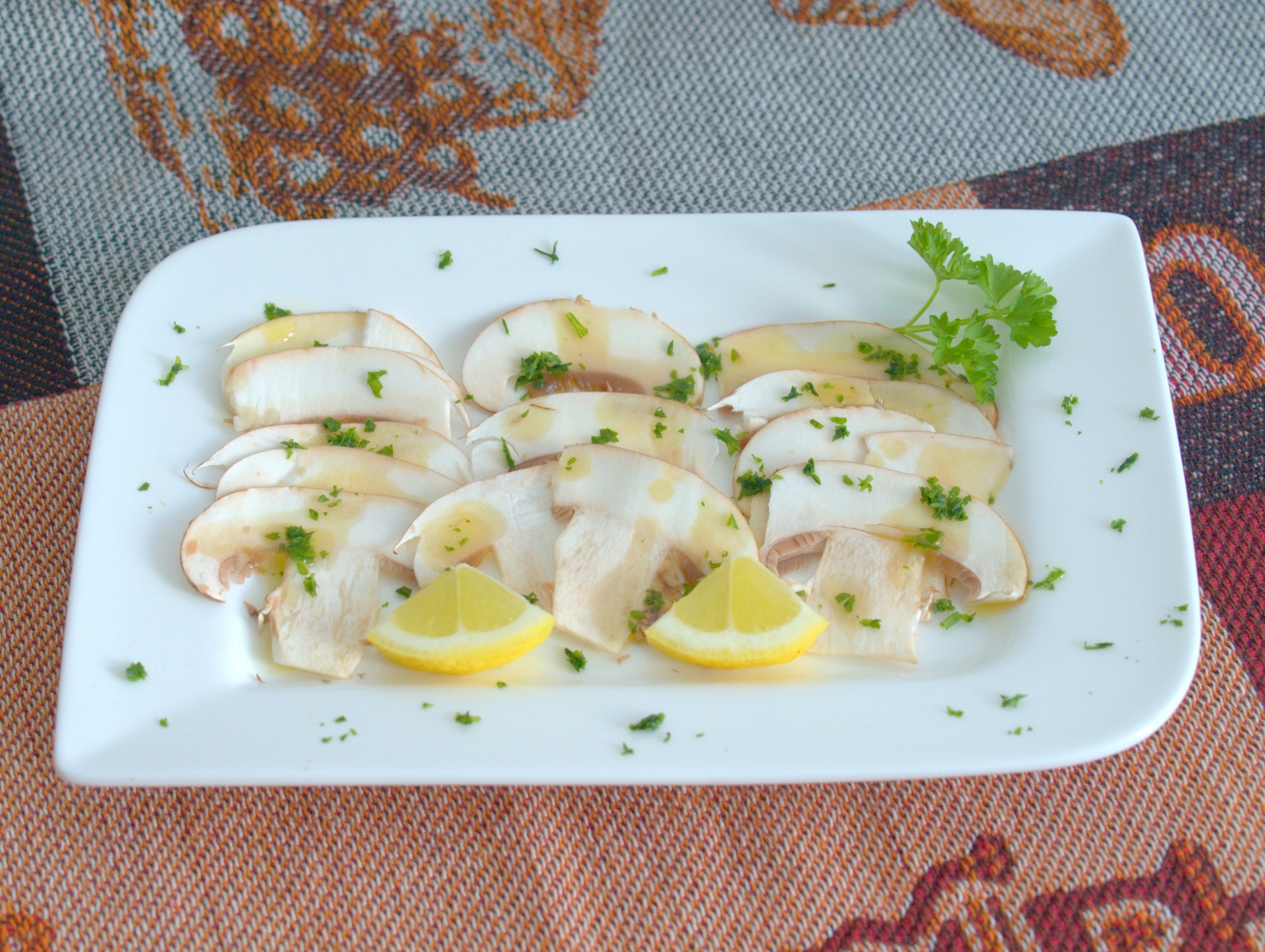 Pilzcarpaccio mit Parmigiano