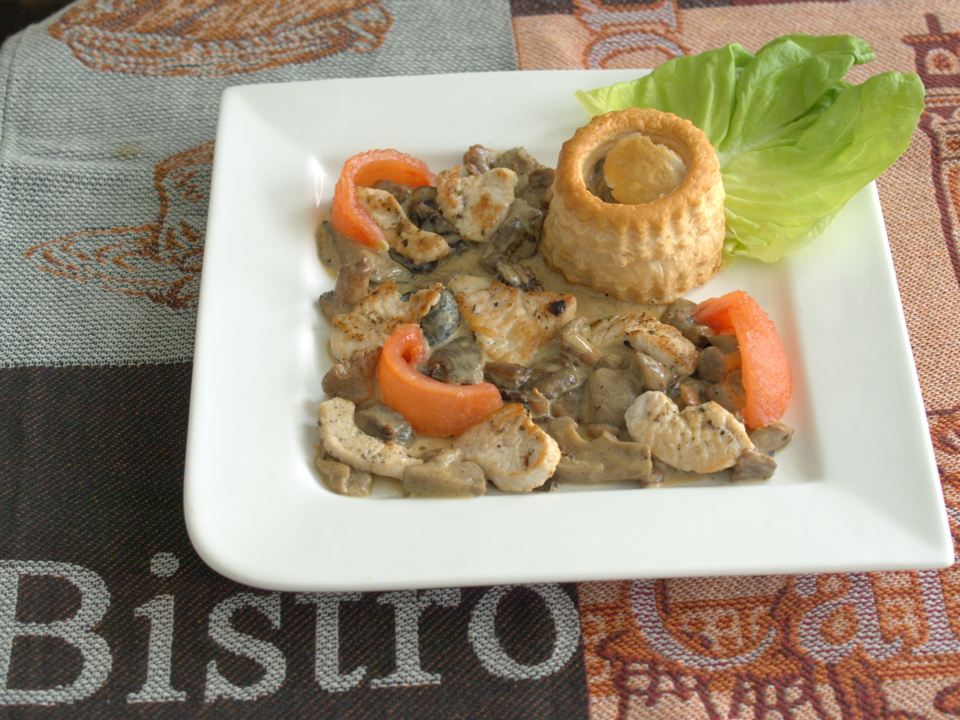 Putengeschnetzeltes mit Pastetchen