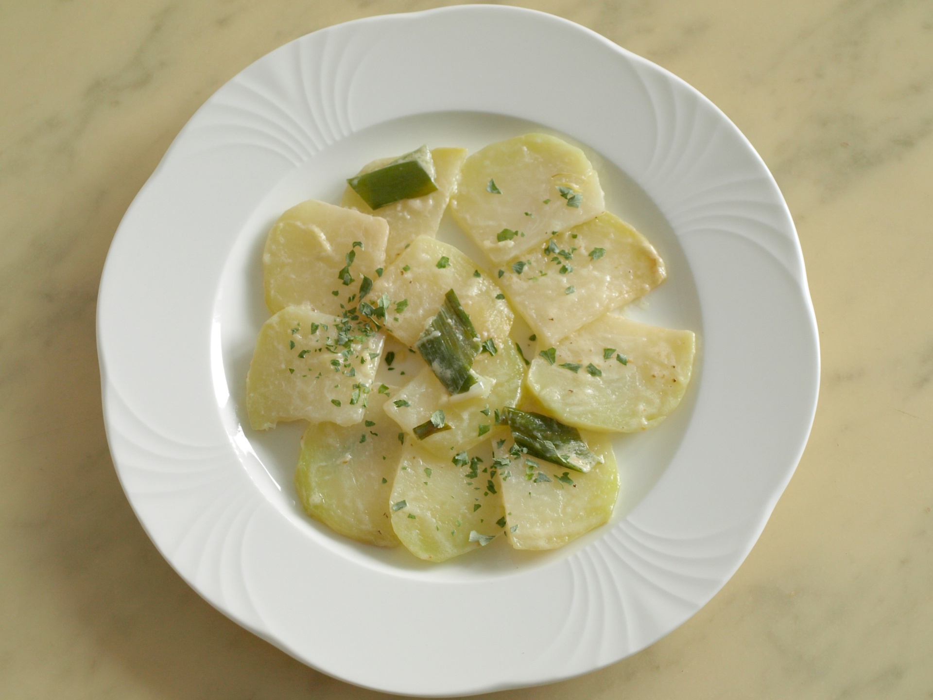 Kohlrabigemse mit Frhlingszwiebeln