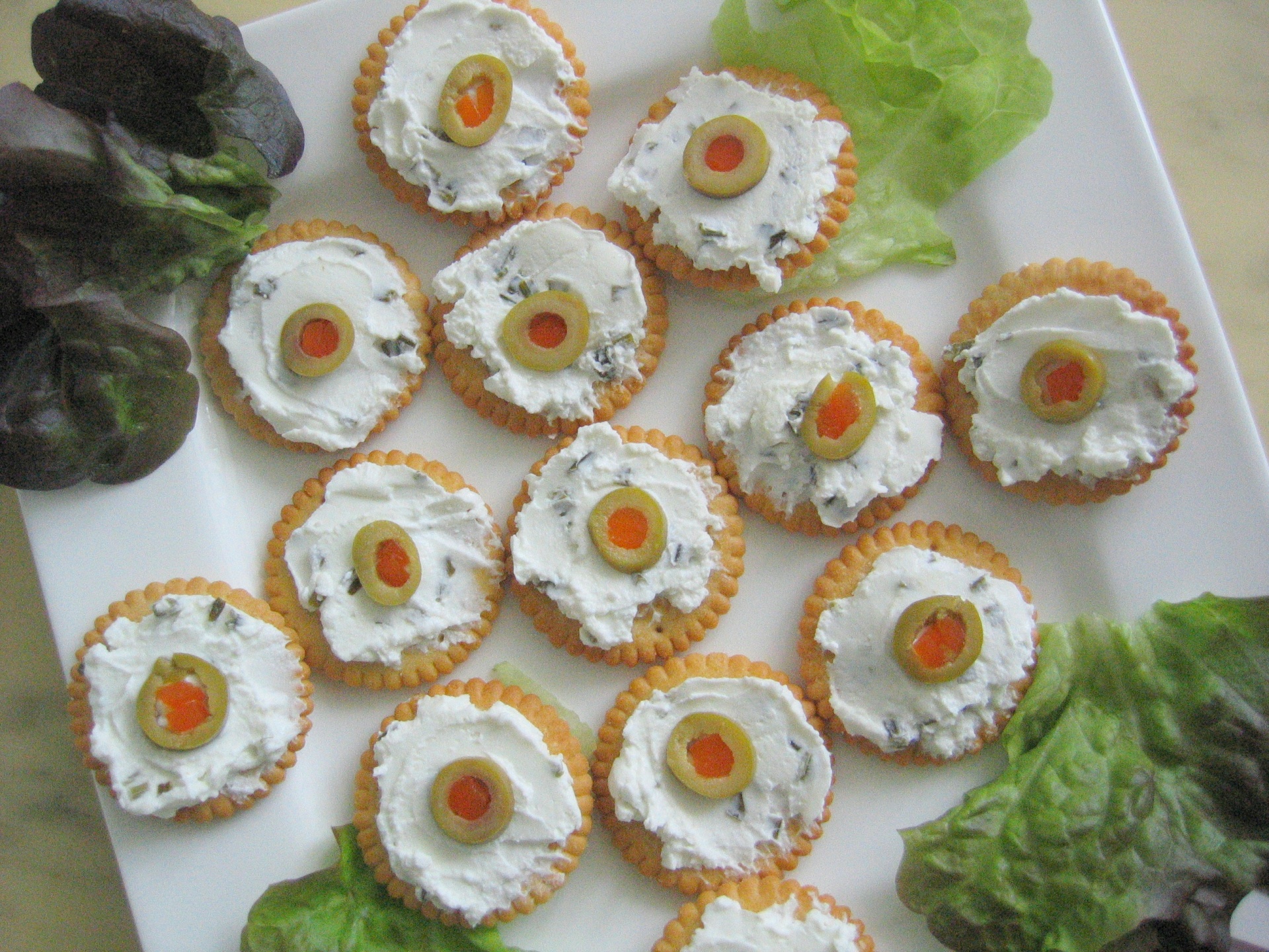 Cracker mit Ziegenfrischkse