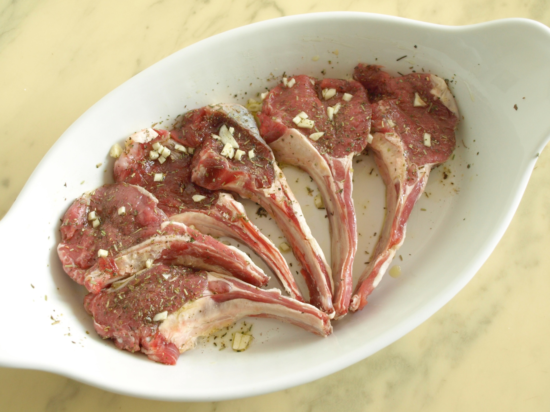 Gegrillte Lammkoteletts