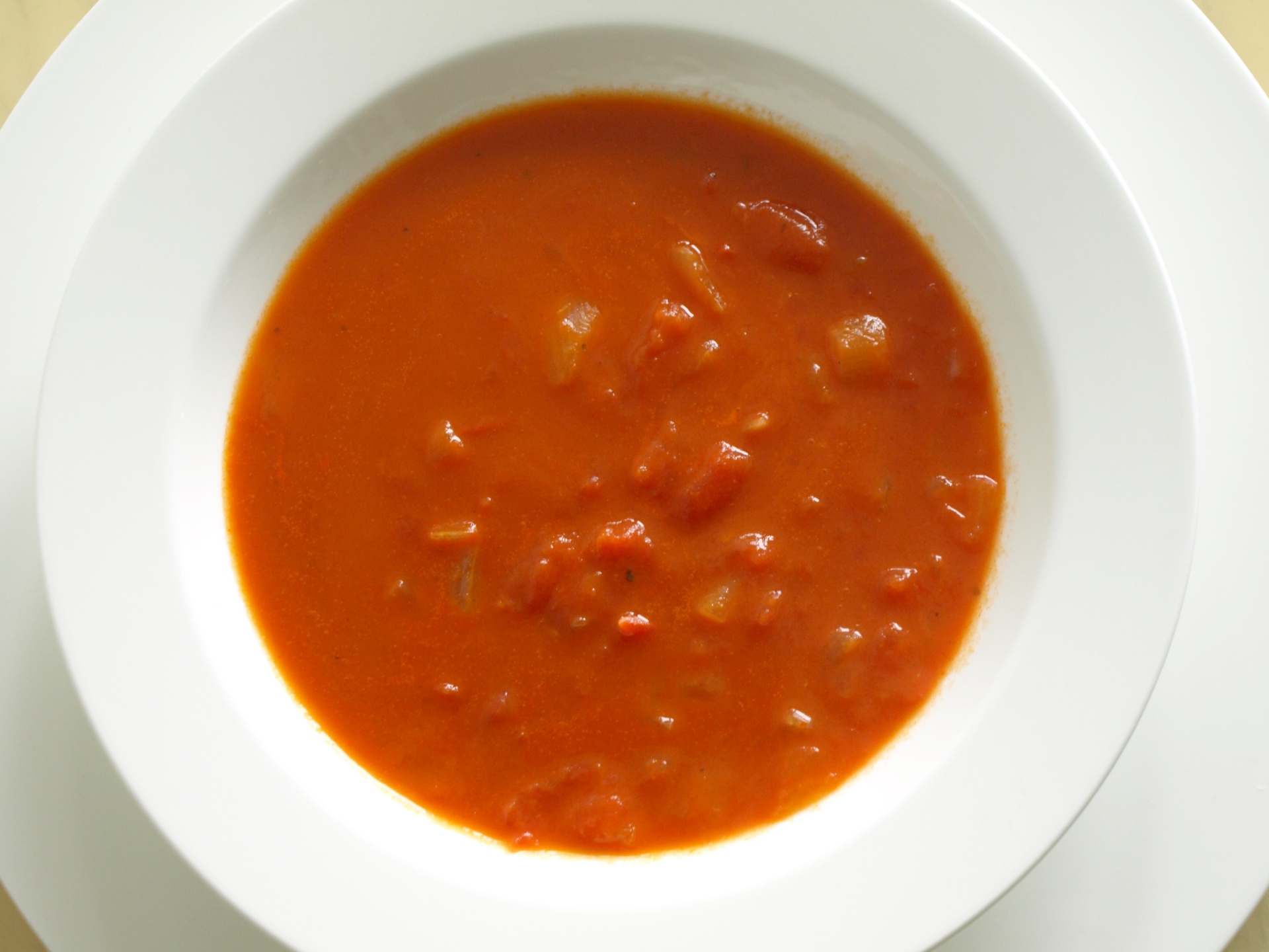 Tomatensuppe mit Kokosmilch
