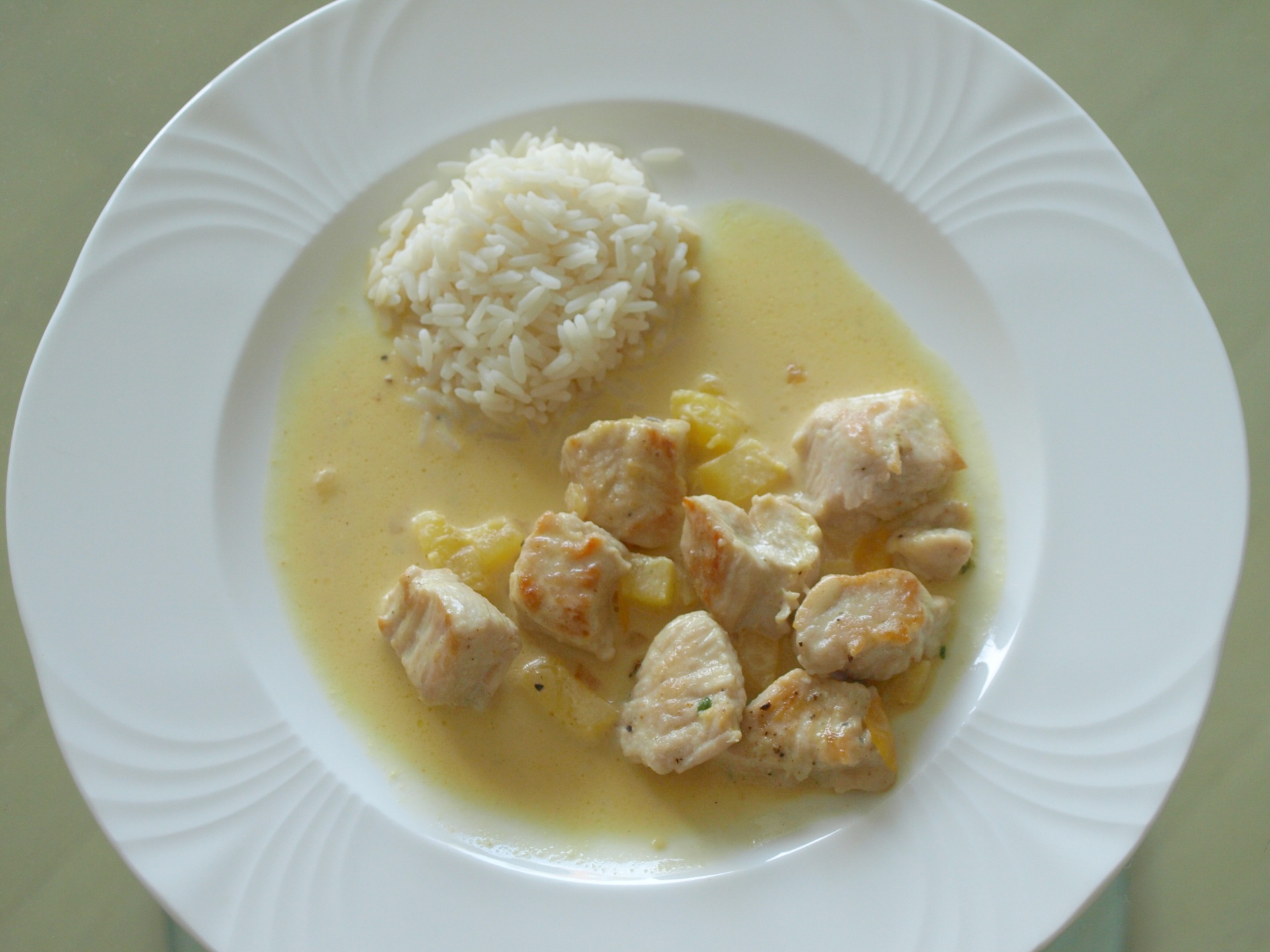 Putenbrust-Curry mit Ananas