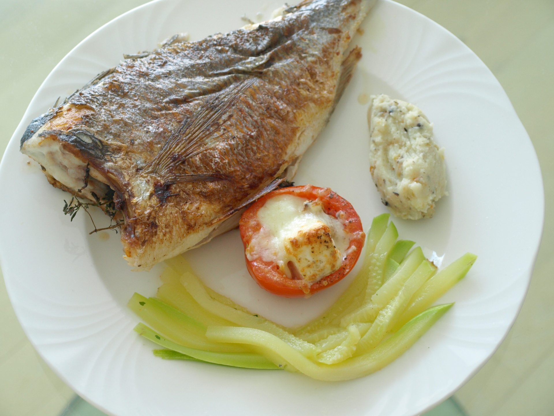 Dorade mit Olivenpree