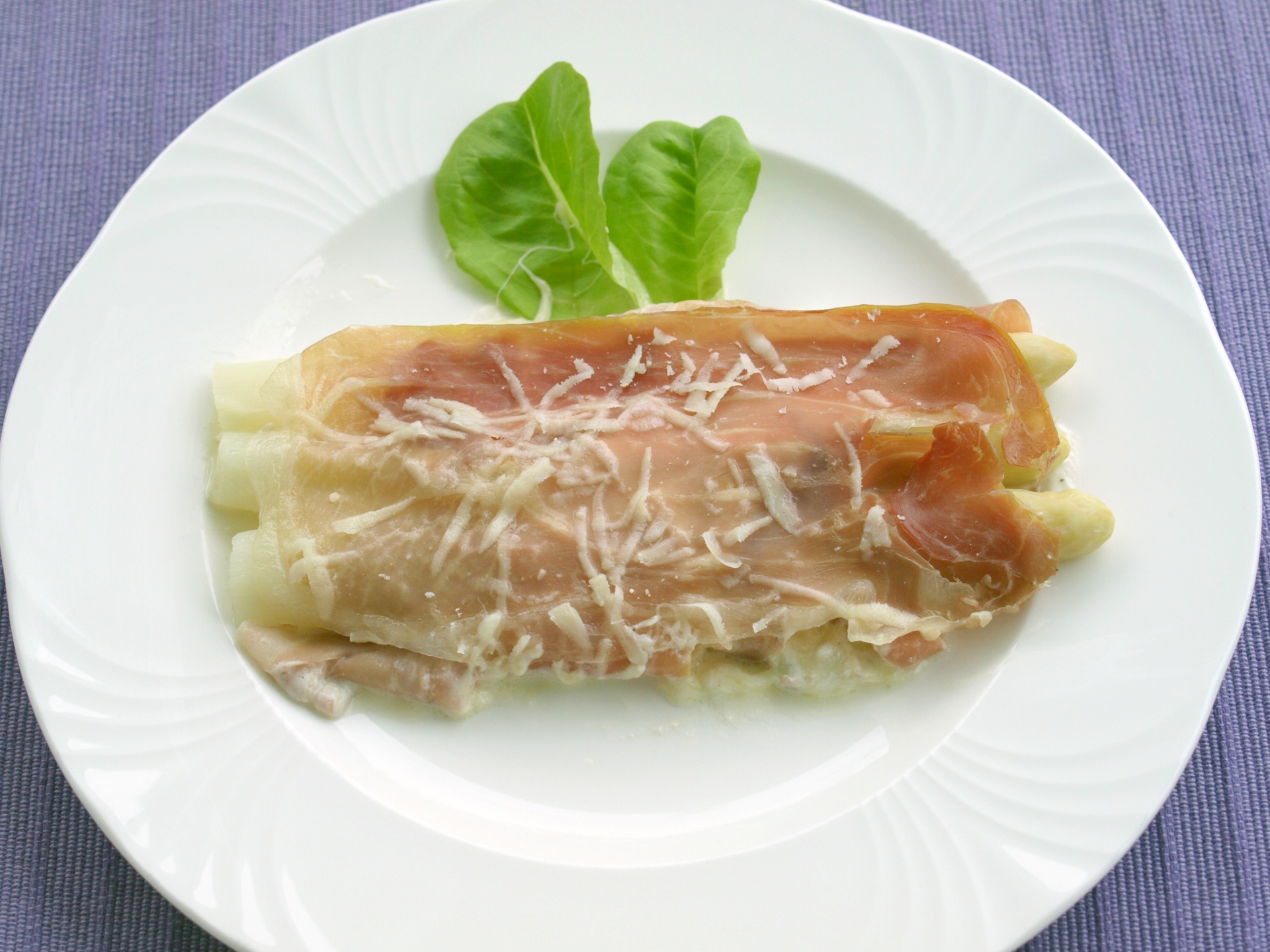 Spargel im San Daniele-Mantel