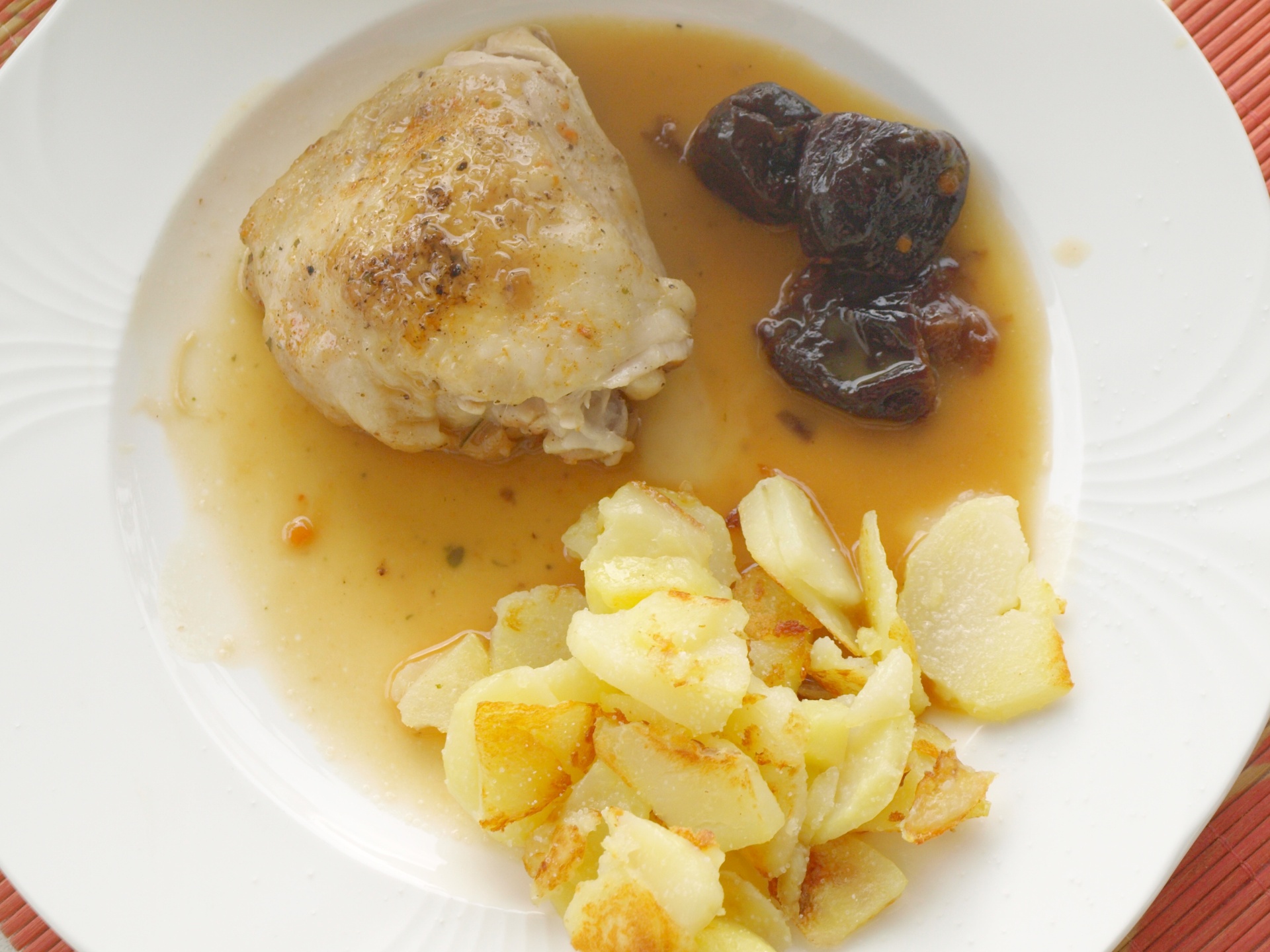 Hhnchenoberschenkel mit Backpflaumen