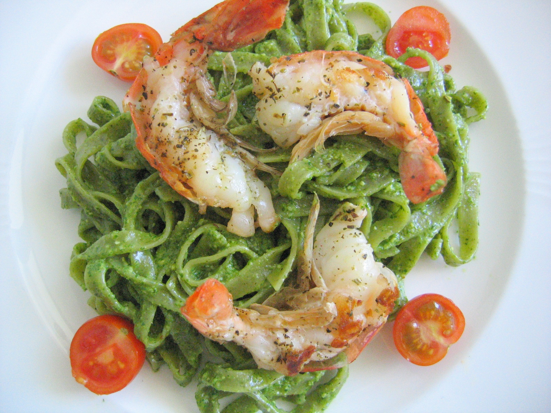 Grne Bandnudeln mit Pesto