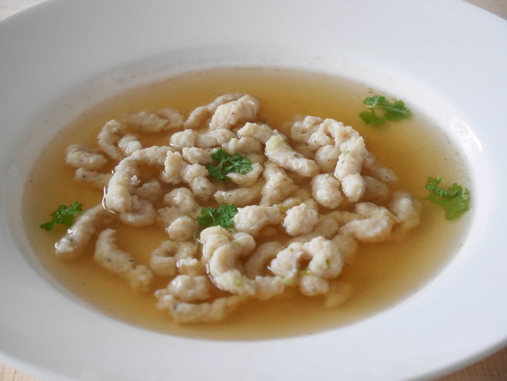 Rinderbrhe mit Kalbsbrtsptzle