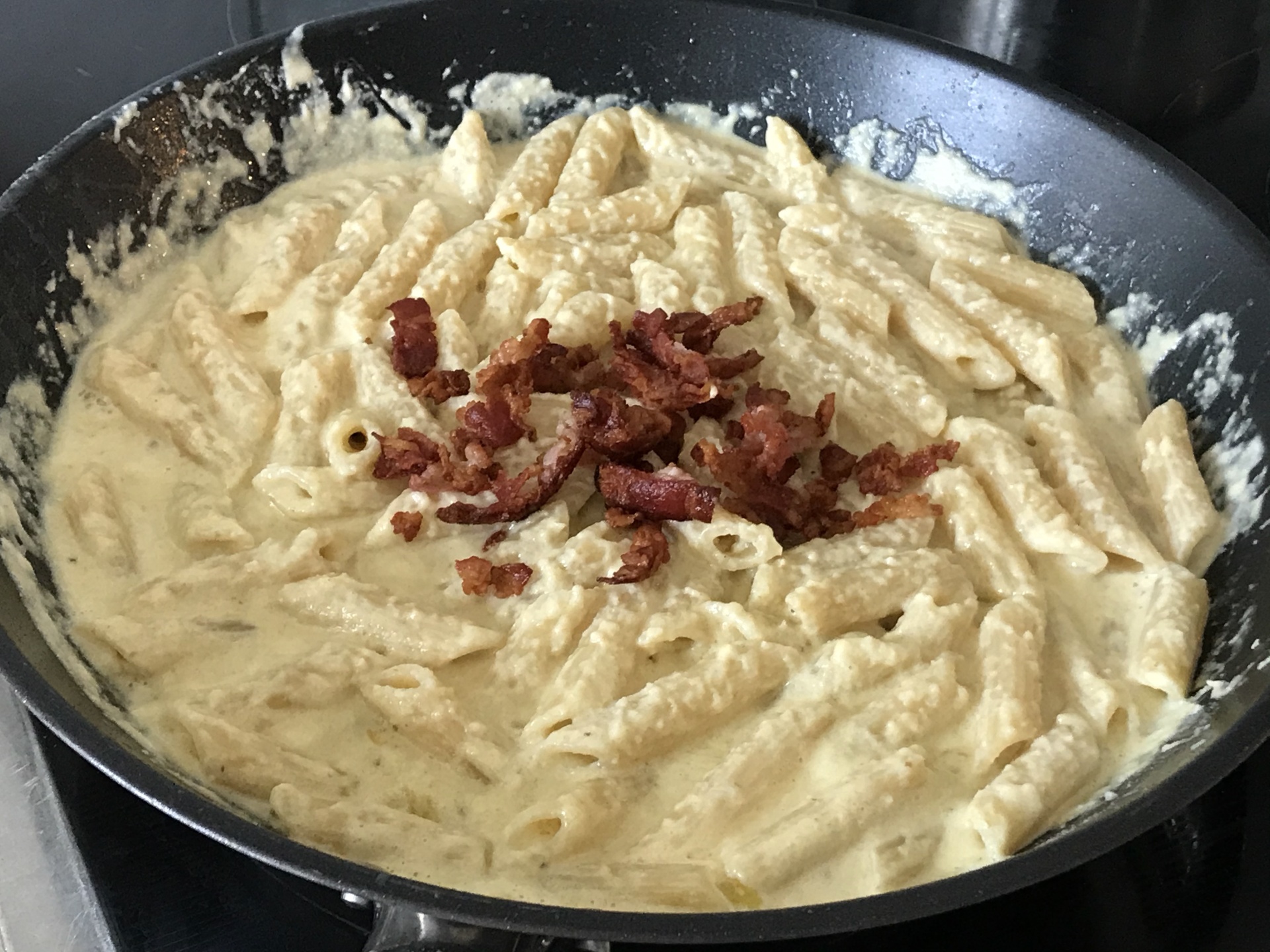 Penne mit scharfer Artischockensauce