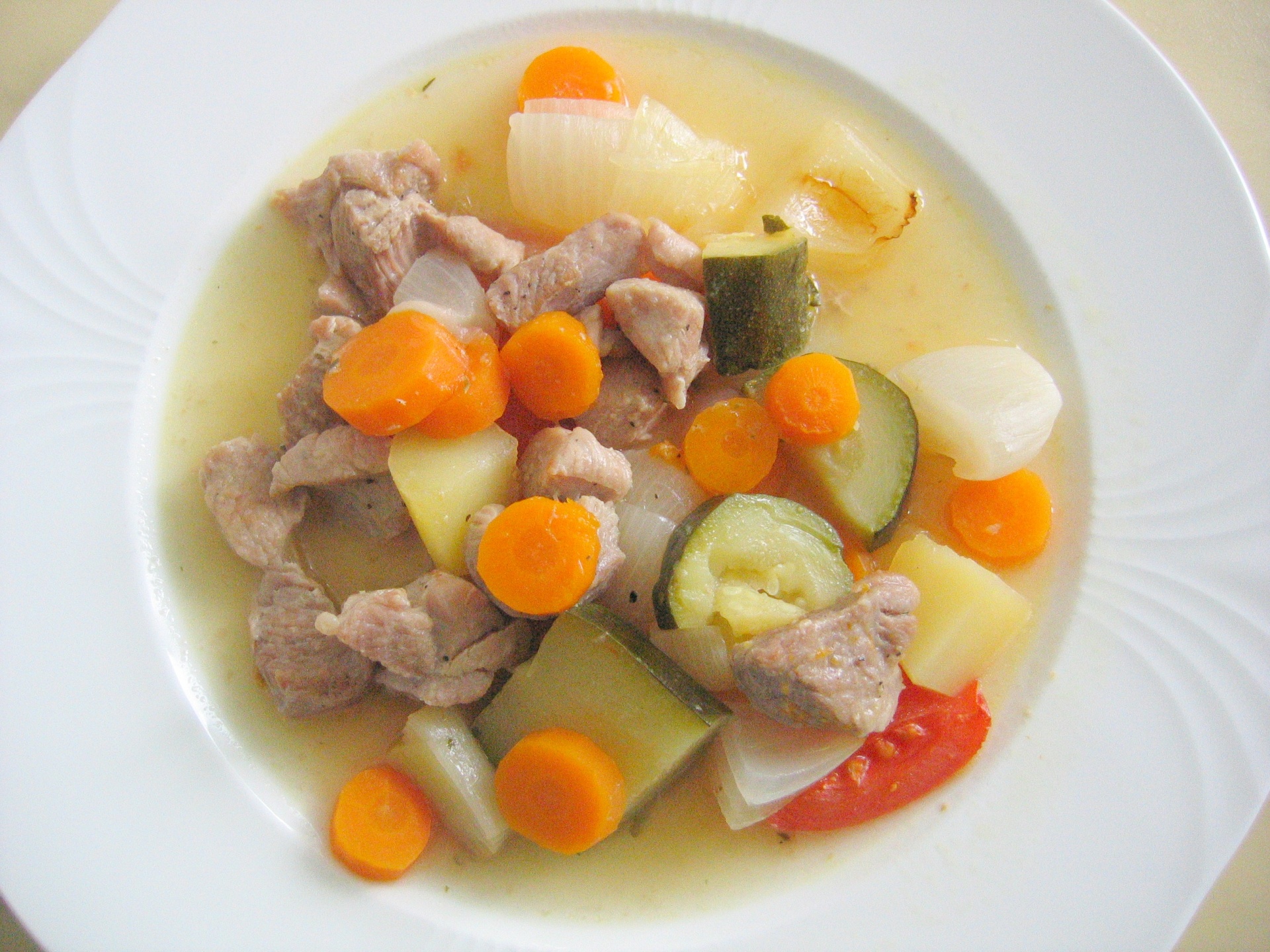 Putengulasch im Rmertopf