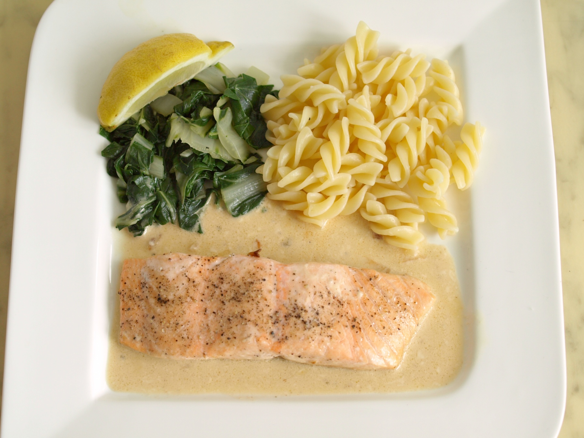 Lachsfilet mit Mangold