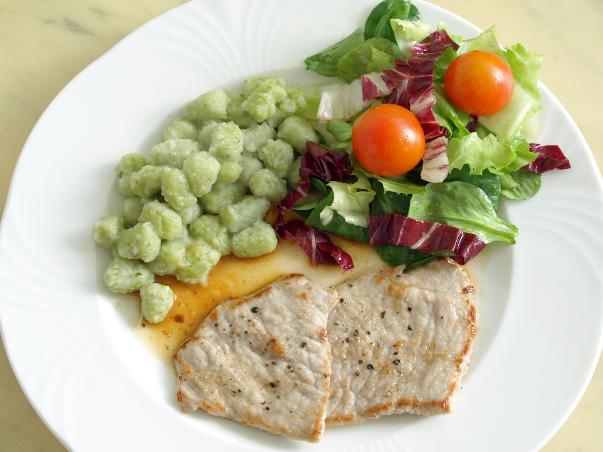 Kalbsschnitzel mit Weiweinsauce