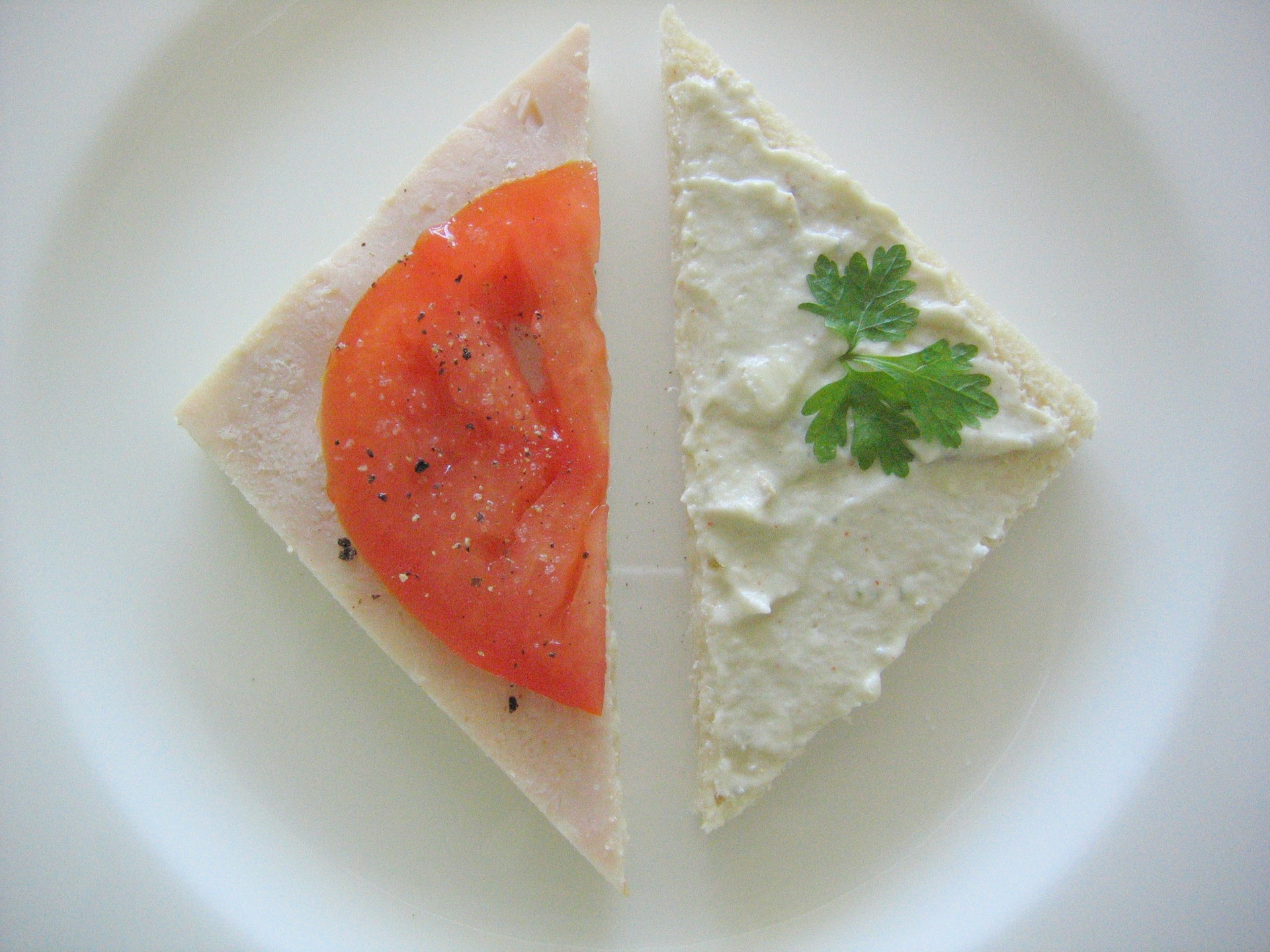 Tramezzini mit Ksecreme und Putenbrust