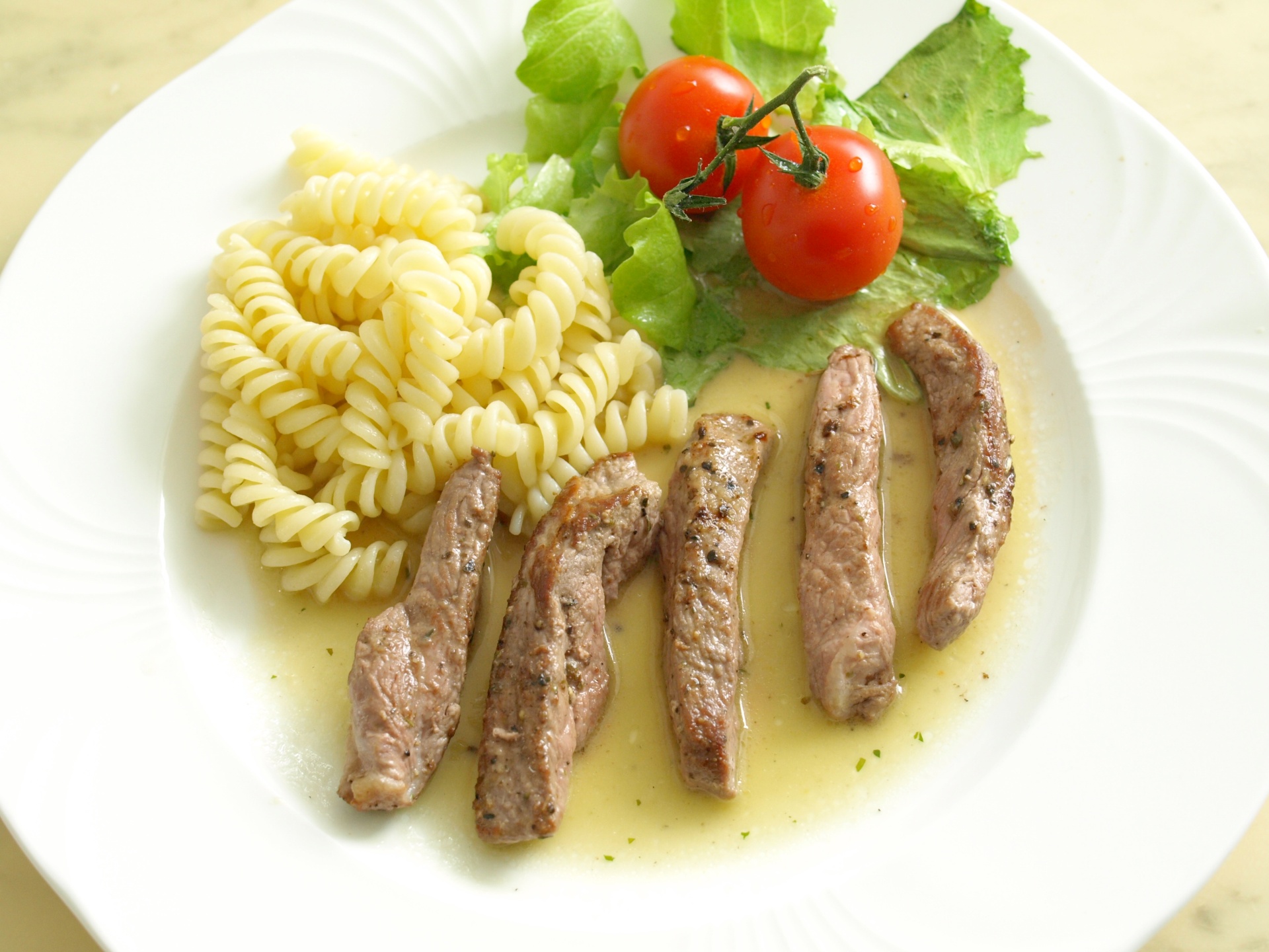 Entenbrust mit Roquefort-Sauce