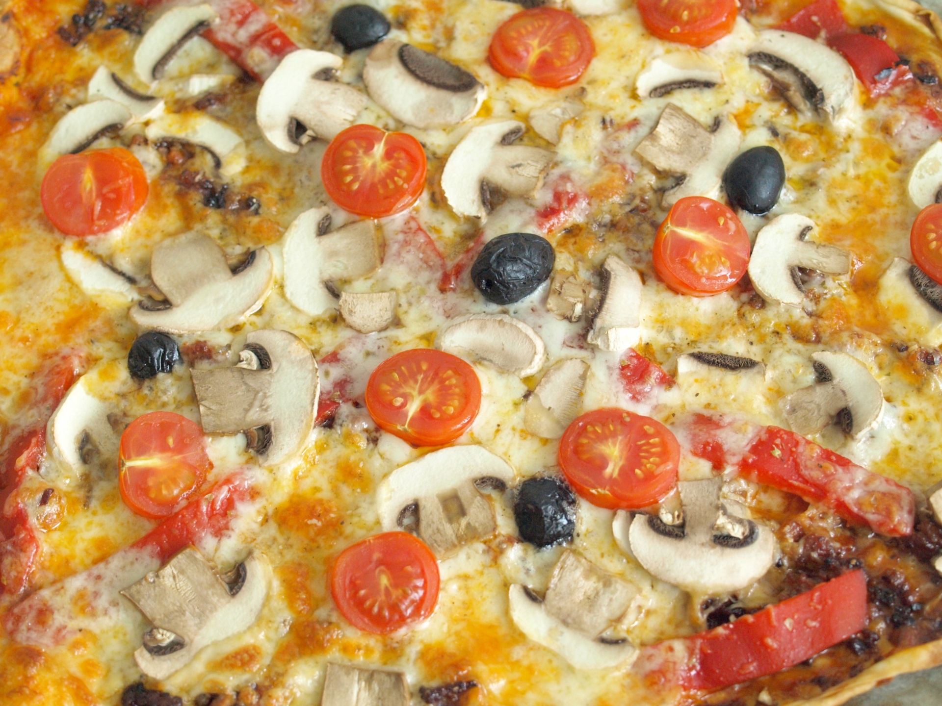Pizza salsiccia e funghi