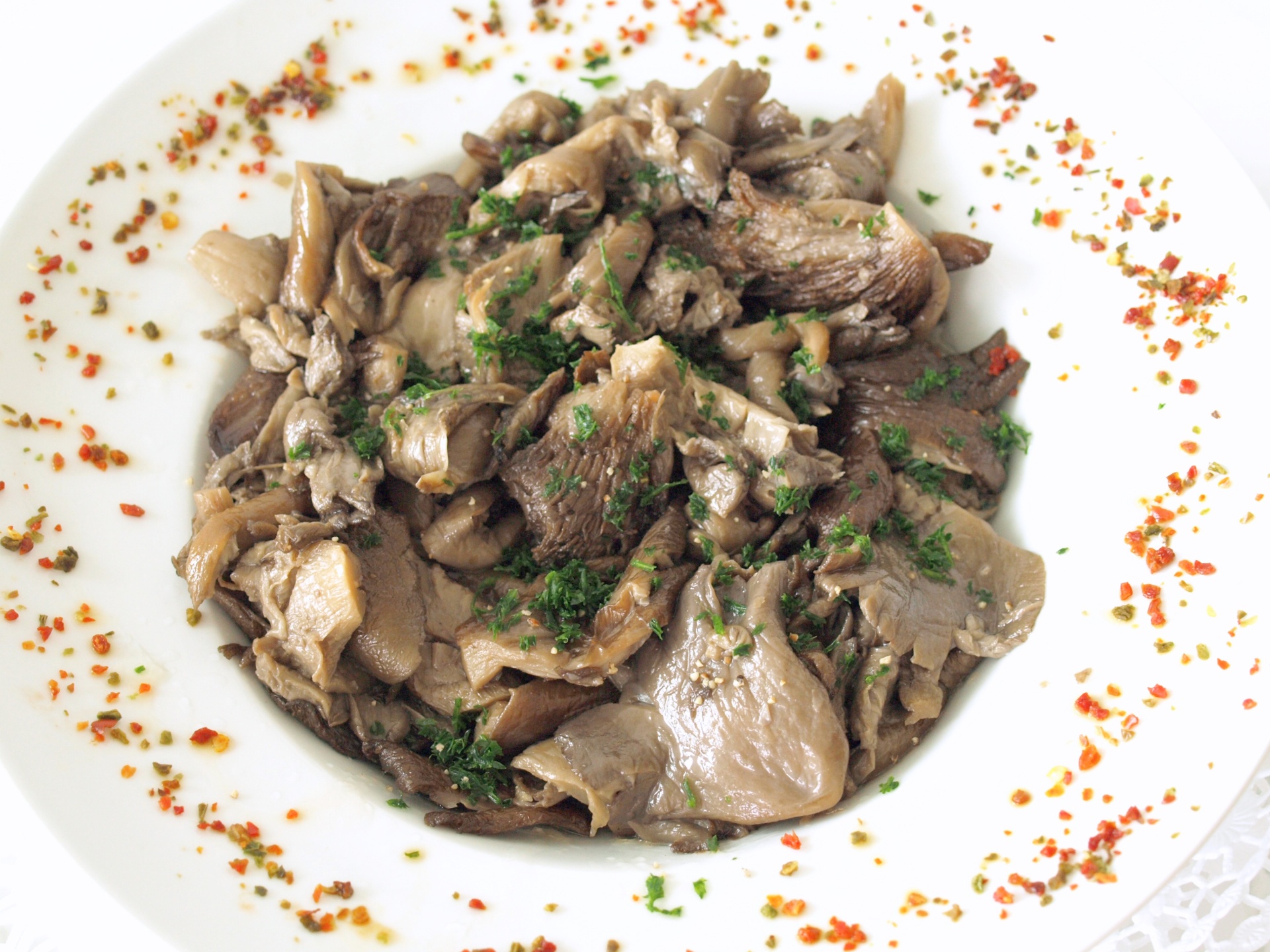 Gegrillte Austernpilze mit frischer
              Petersilie