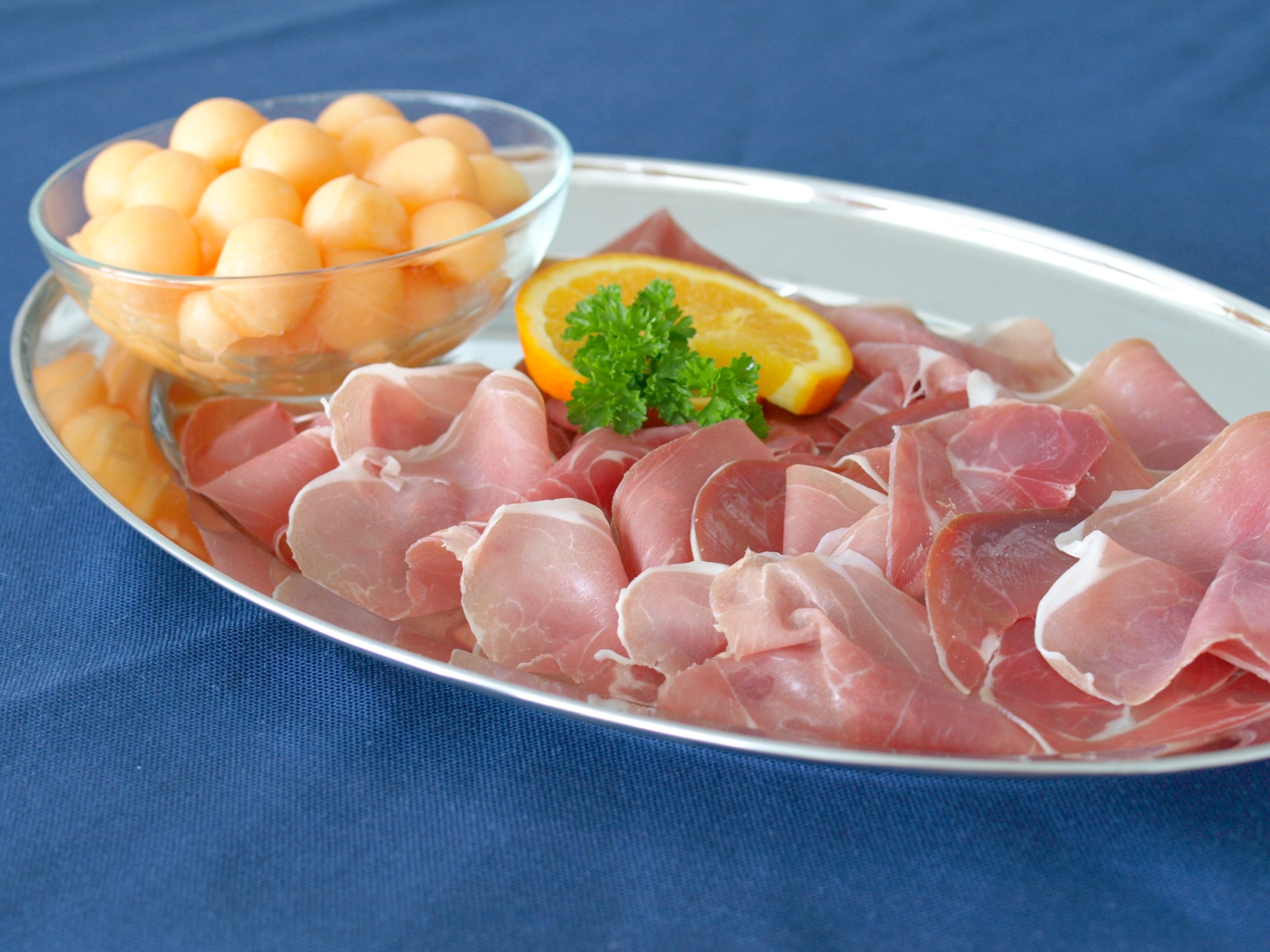 Parmaschinken mit Melonenkugeln