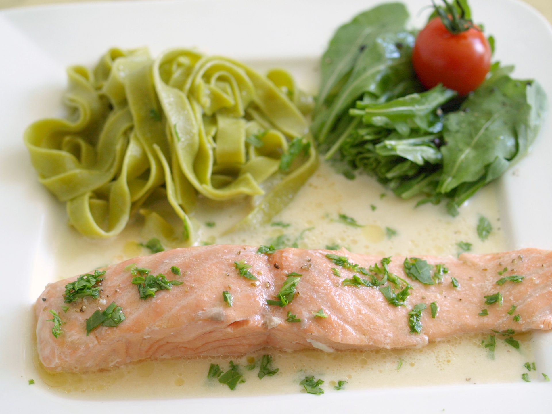 Lachsfilet, im Backofen gegart