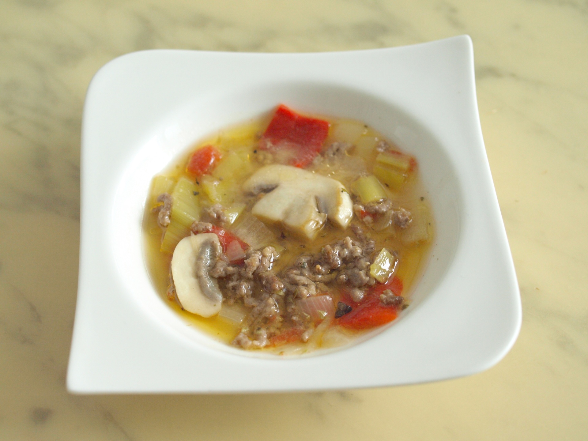 Italienische Hackfleischsuppe