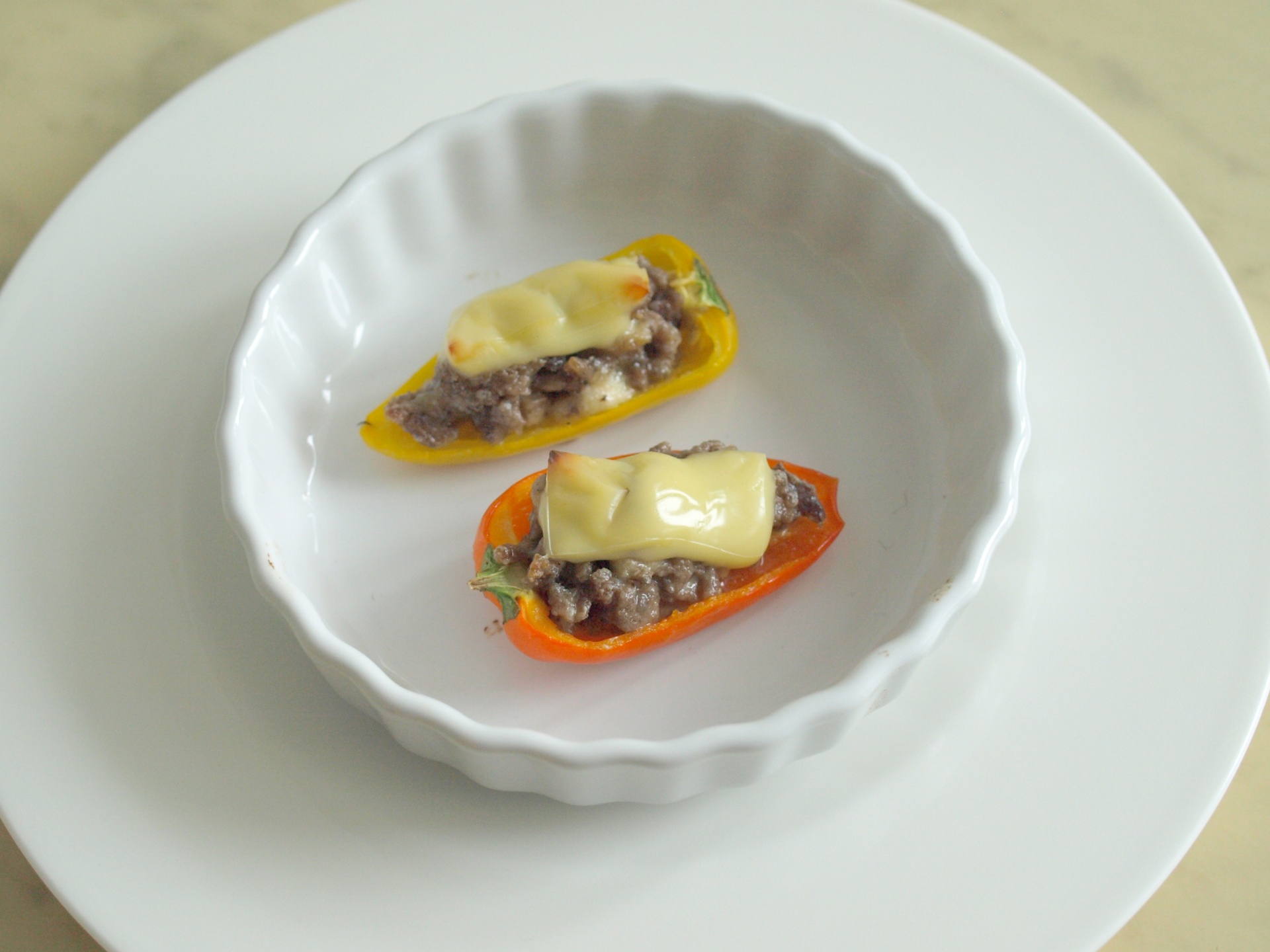 Mit Hackfleisch gefllte Minipaprika