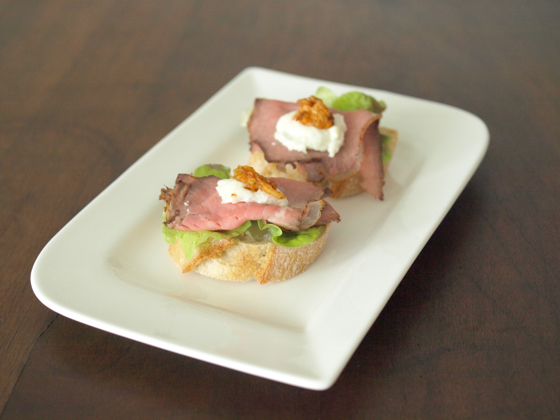 Canaps mit Roastbeef