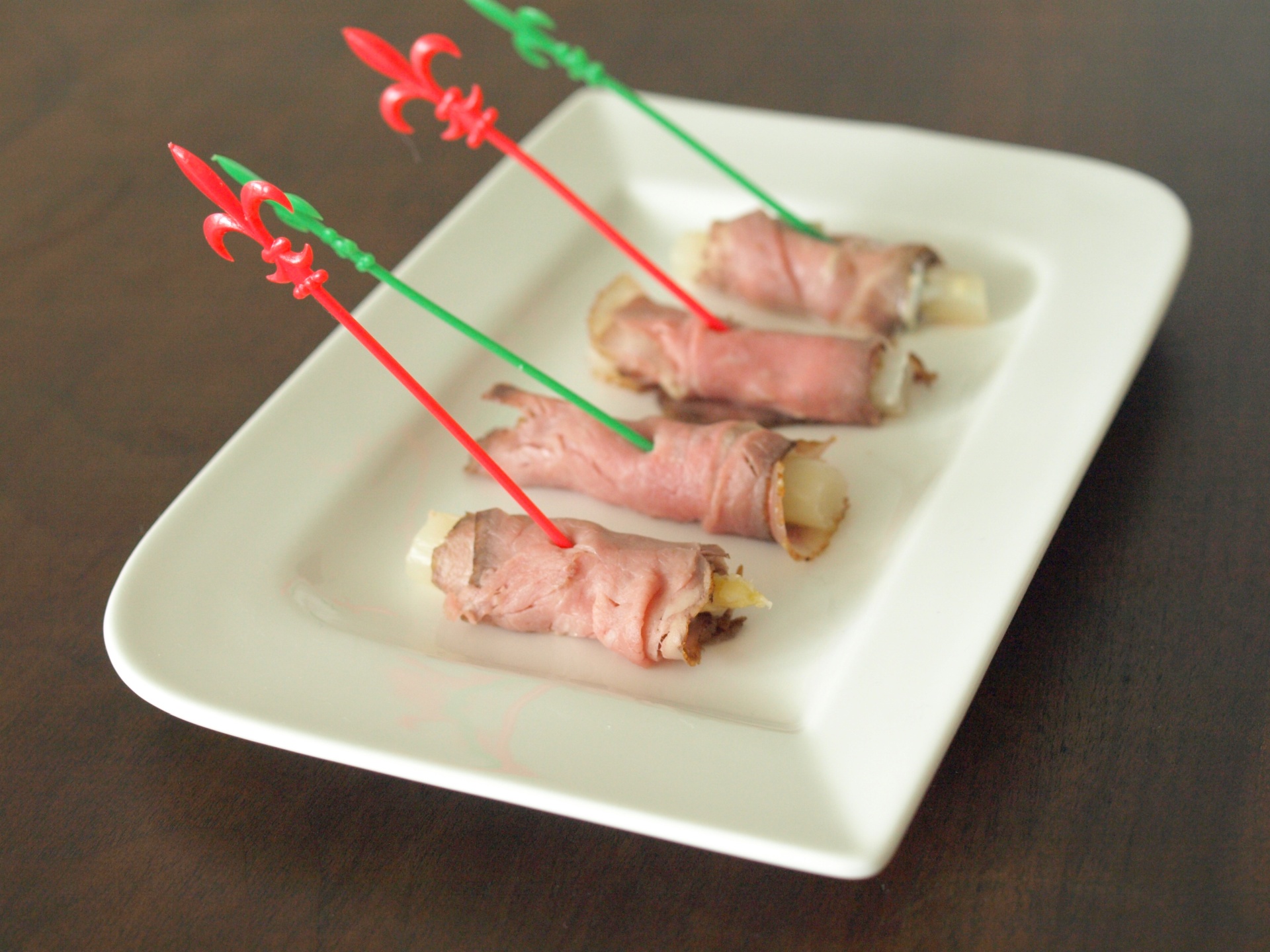 Roastbeef-Rllchen mit Spargel