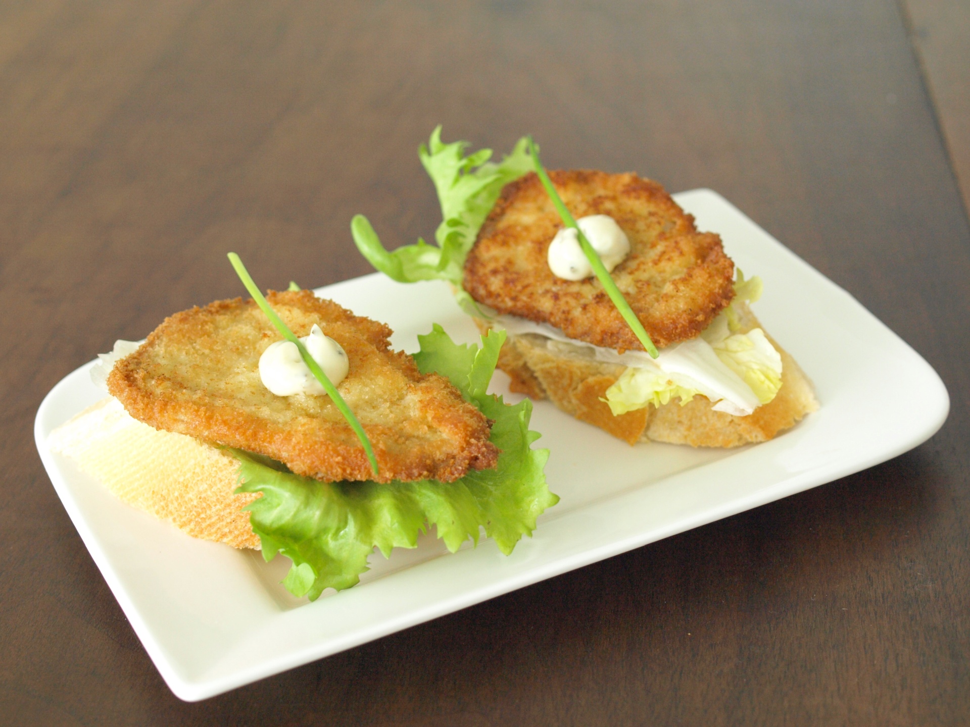 Canaps mit Schnitzelchen