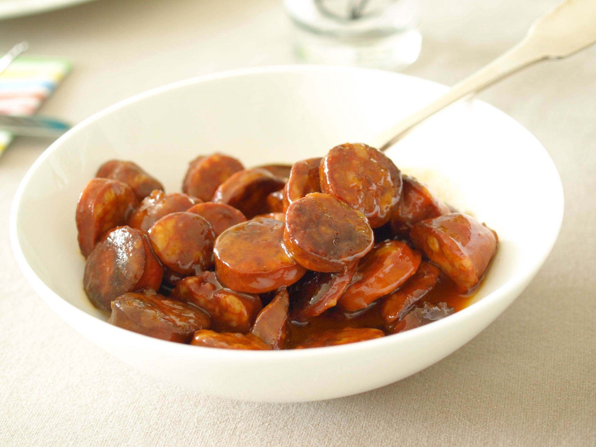 Chorizo in Roswein geschmort